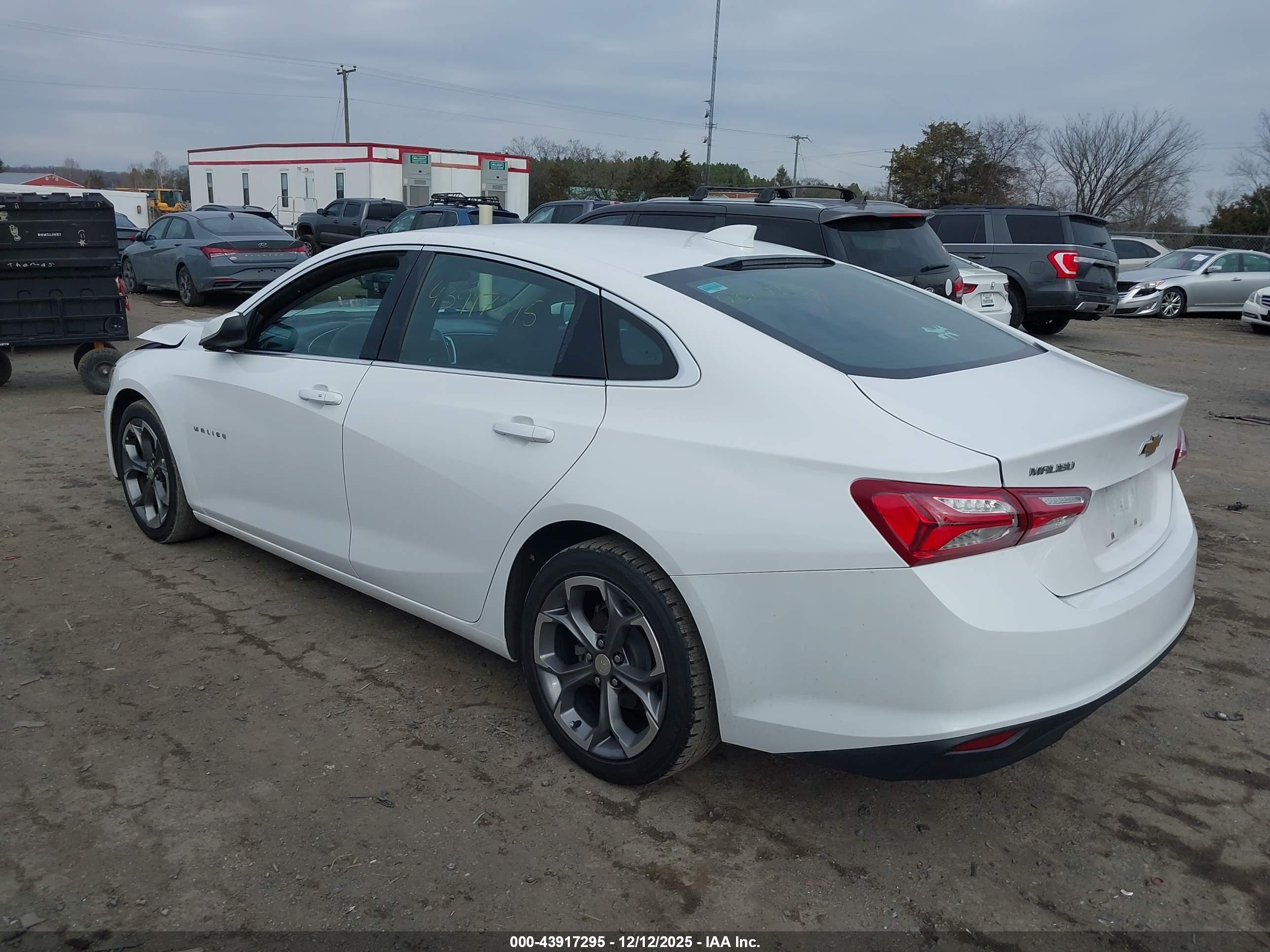 CHEVROLET MALIBU image 3