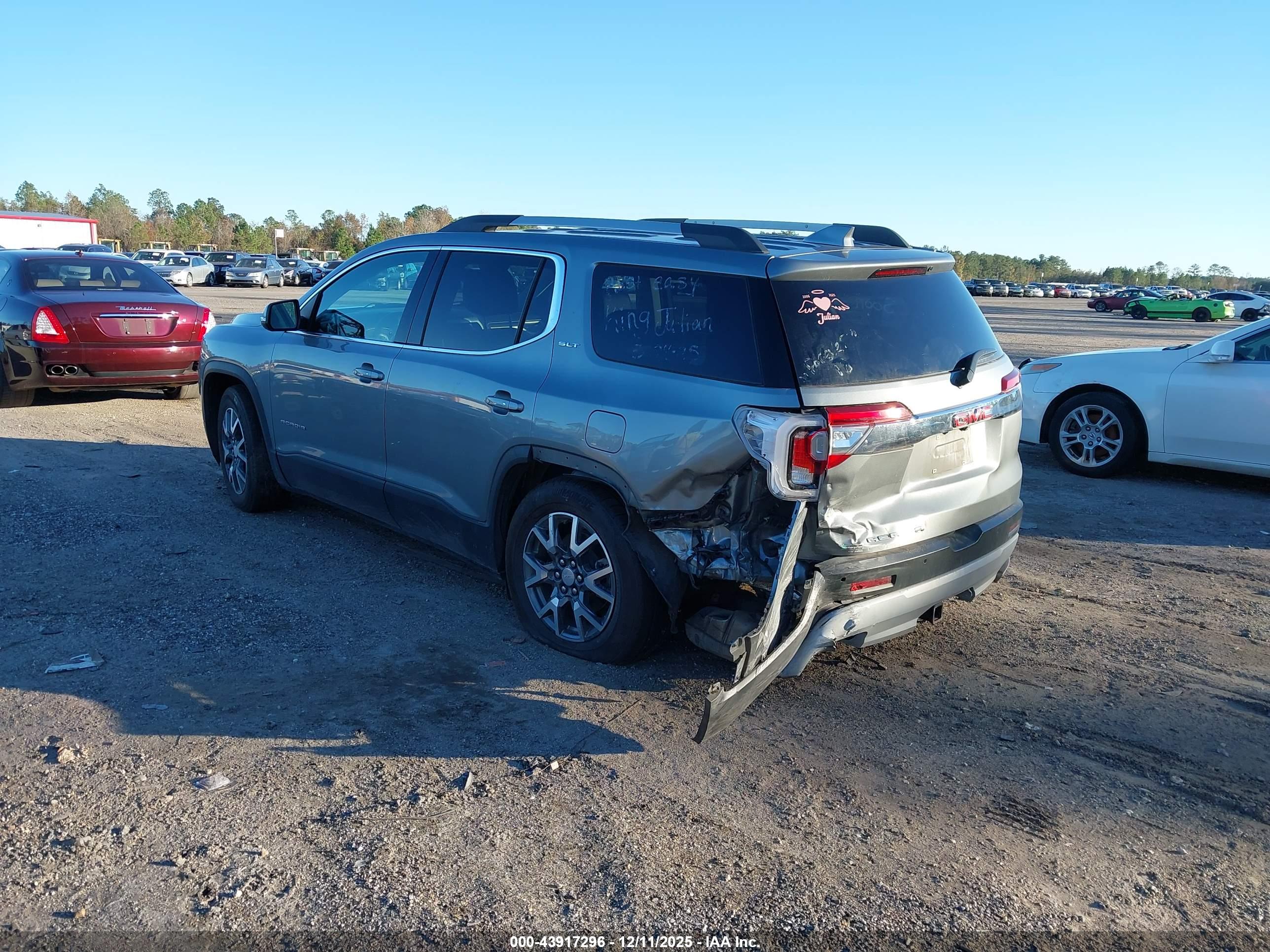 GMC ACADIA image 3