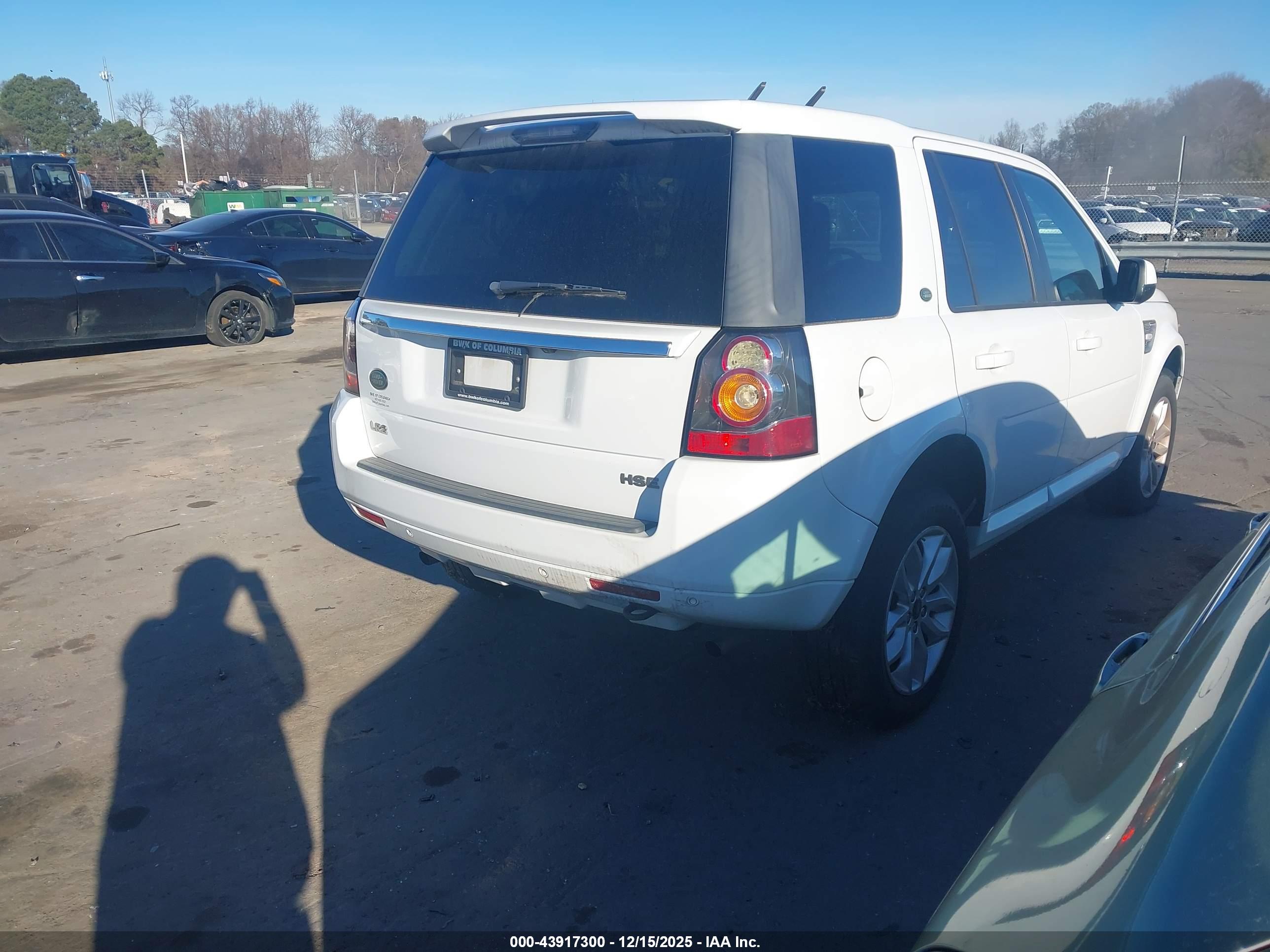 LAND ROVER image 4