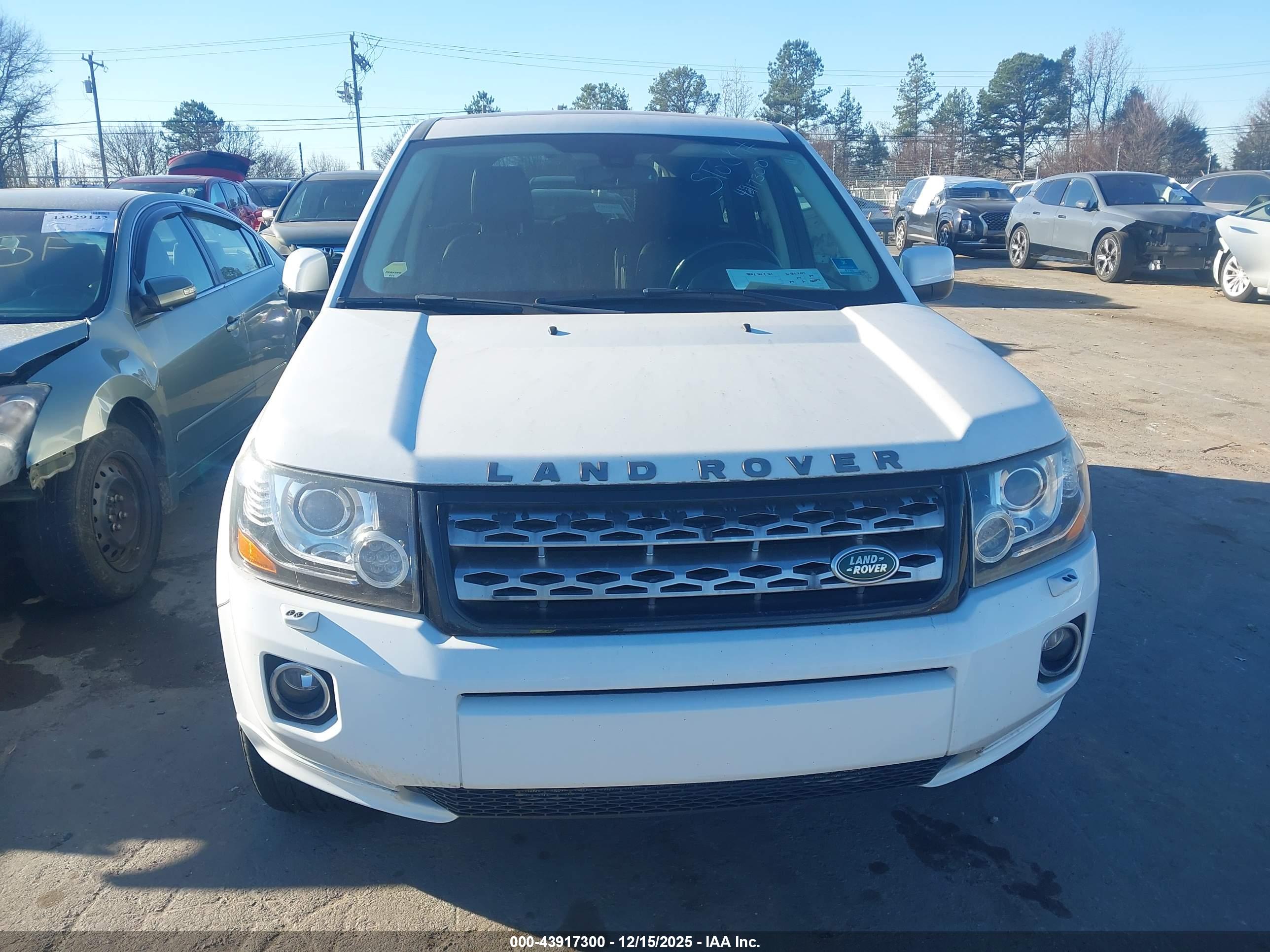 LAND ROVER image 6