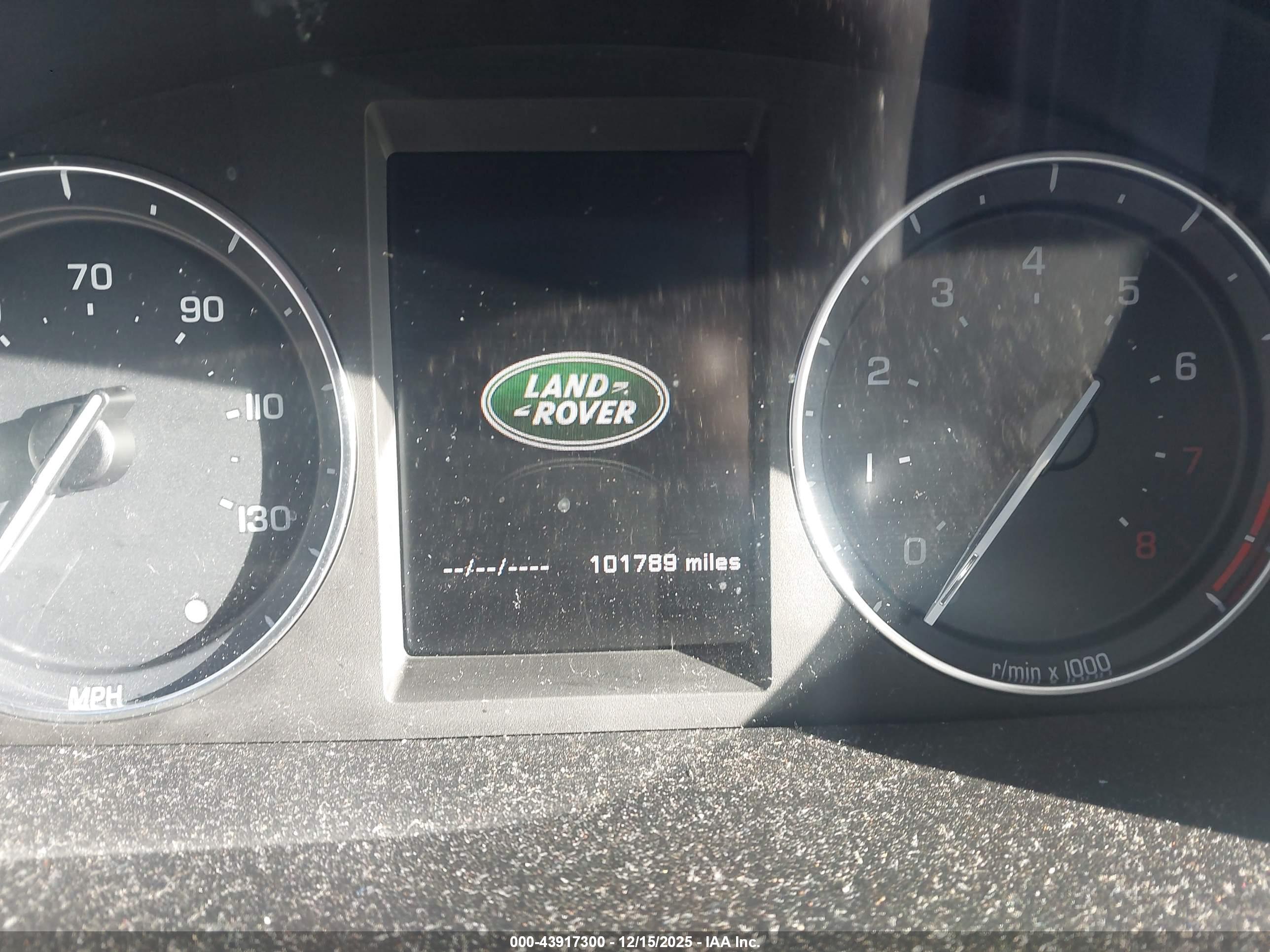 LAND ROVER image 7