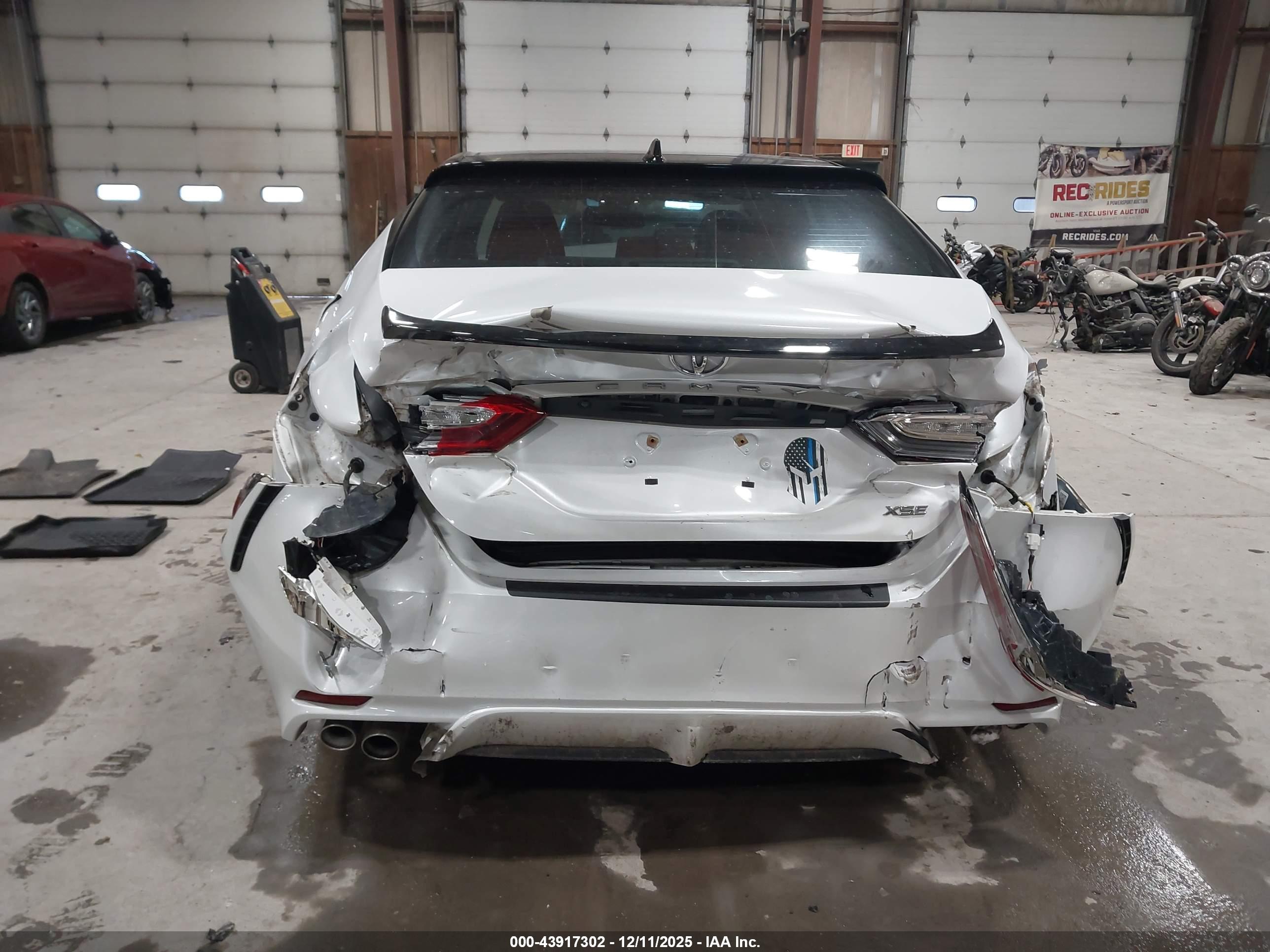 TOYOTA CAMRY image 6