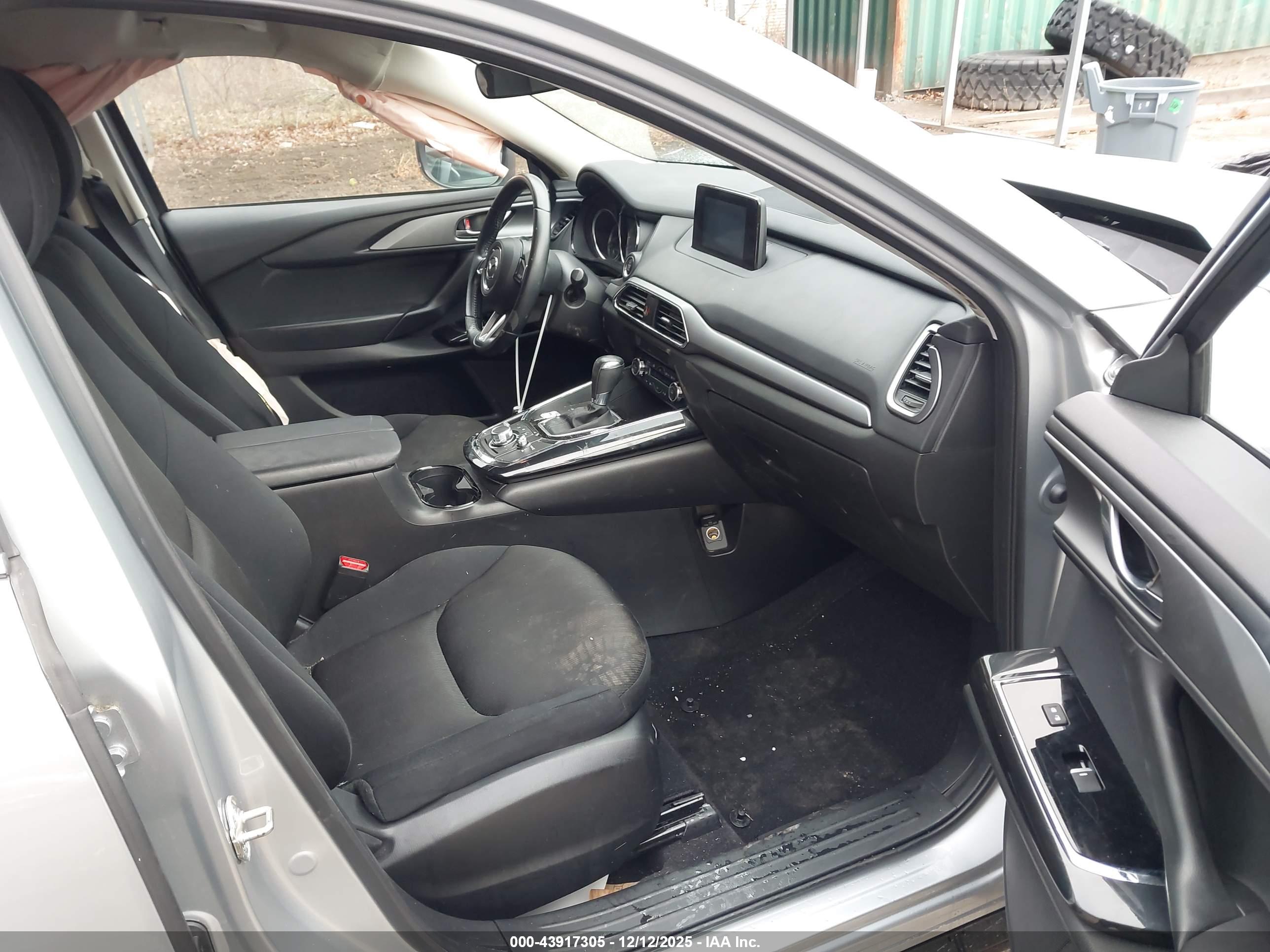 MAZDA CX-9 image 5