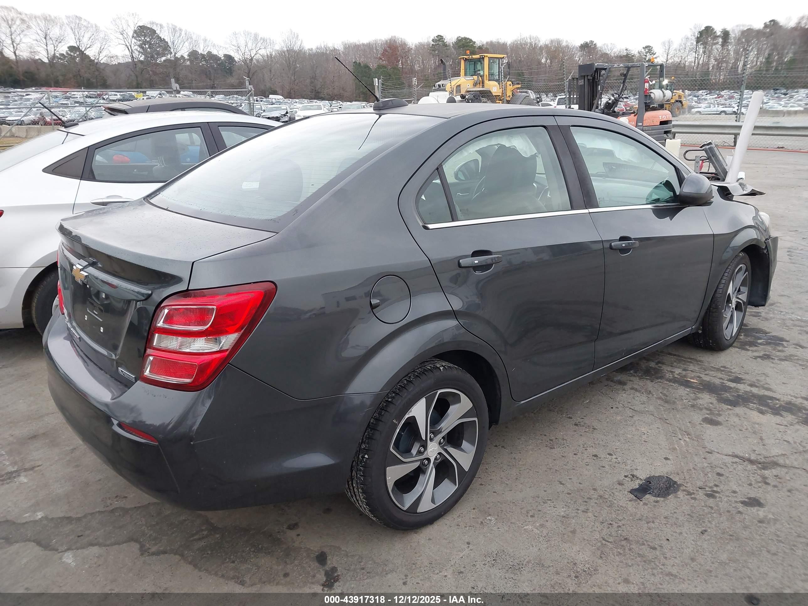 CHEVROLET SONIC image 4