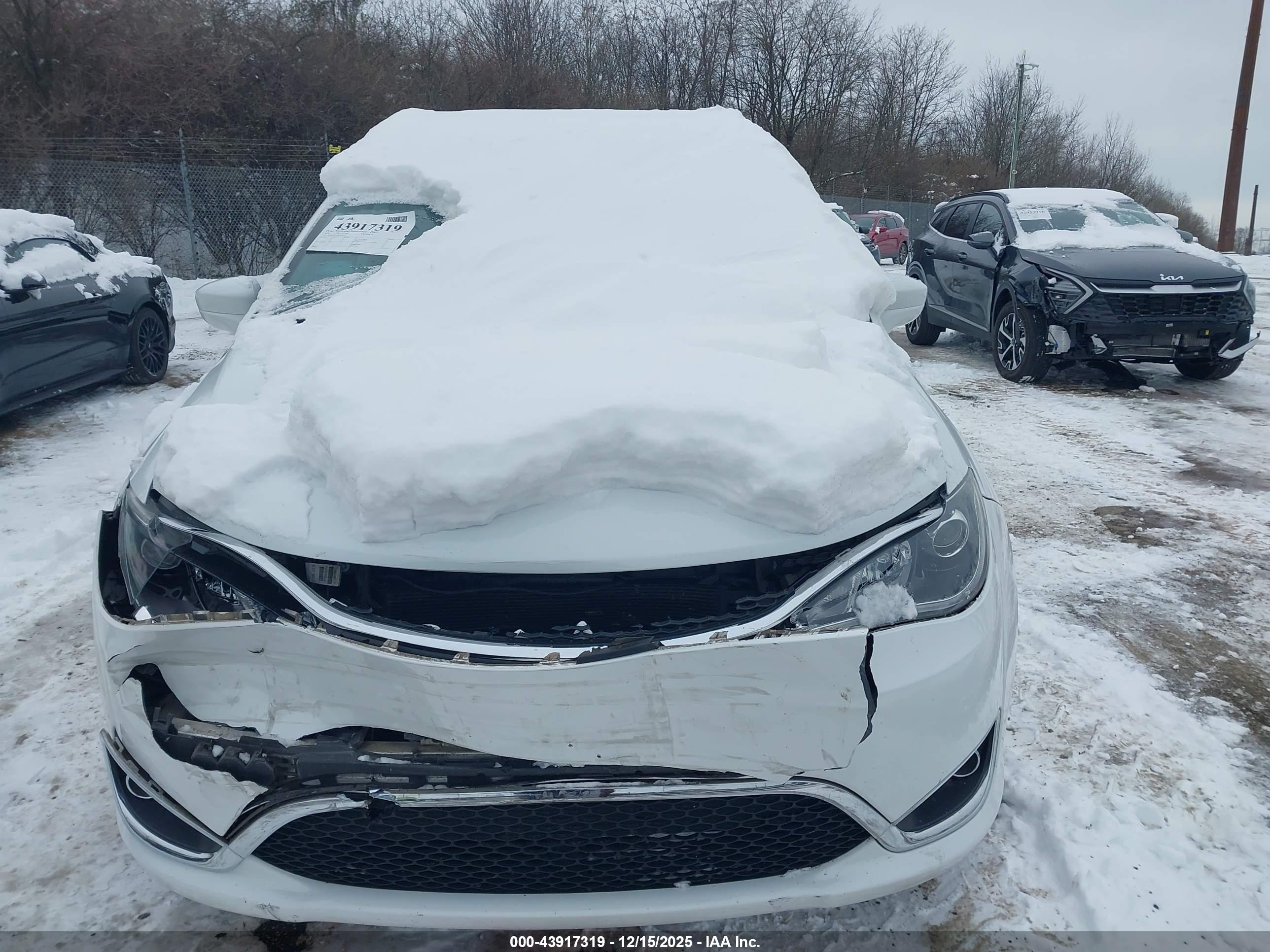 CHRYSLER PACIFICA image 10