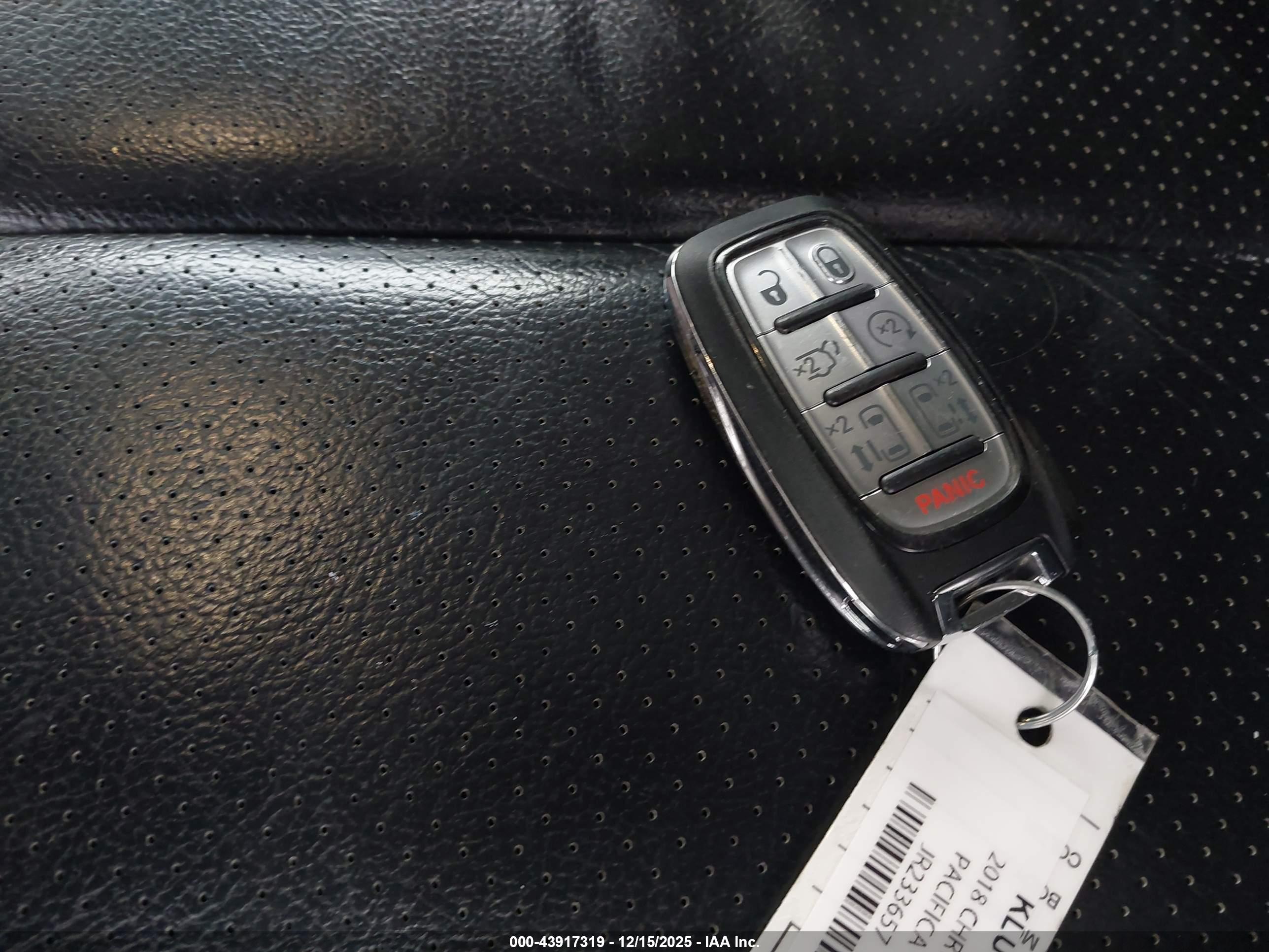 CHRYSLER PACIFICA image 11