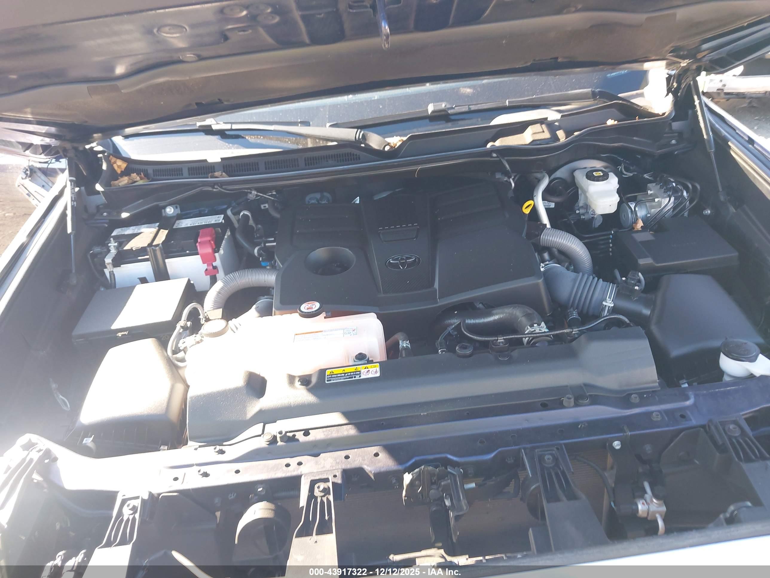TOYOTA TUNDRA image 10