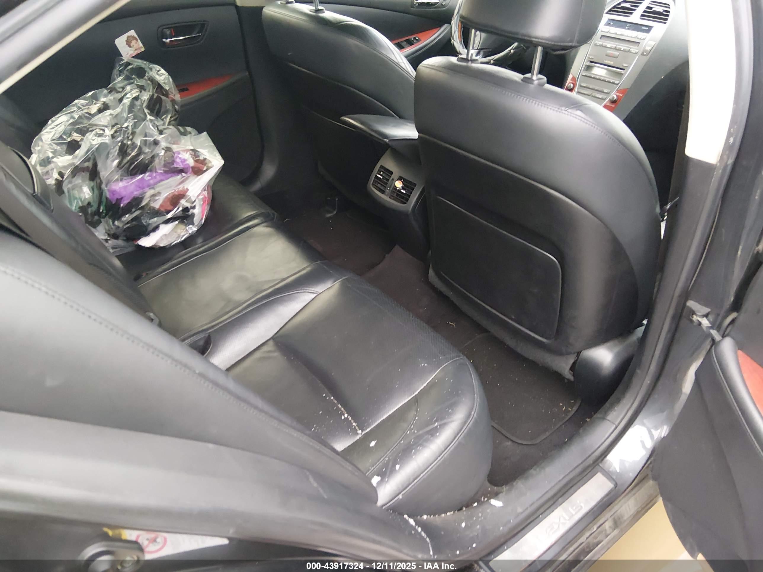 LEXUS ES image 8