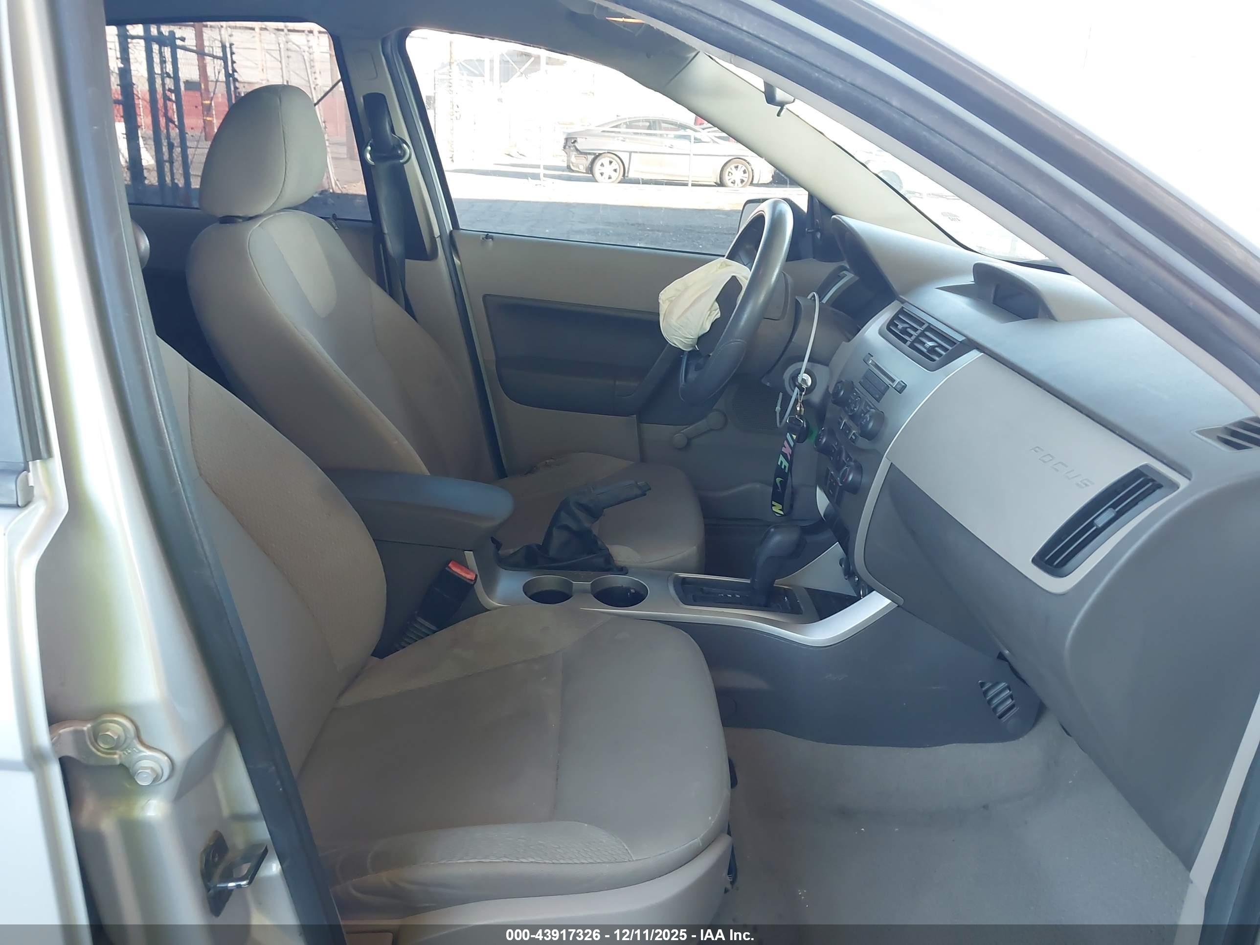 FORD FOCUS image 5