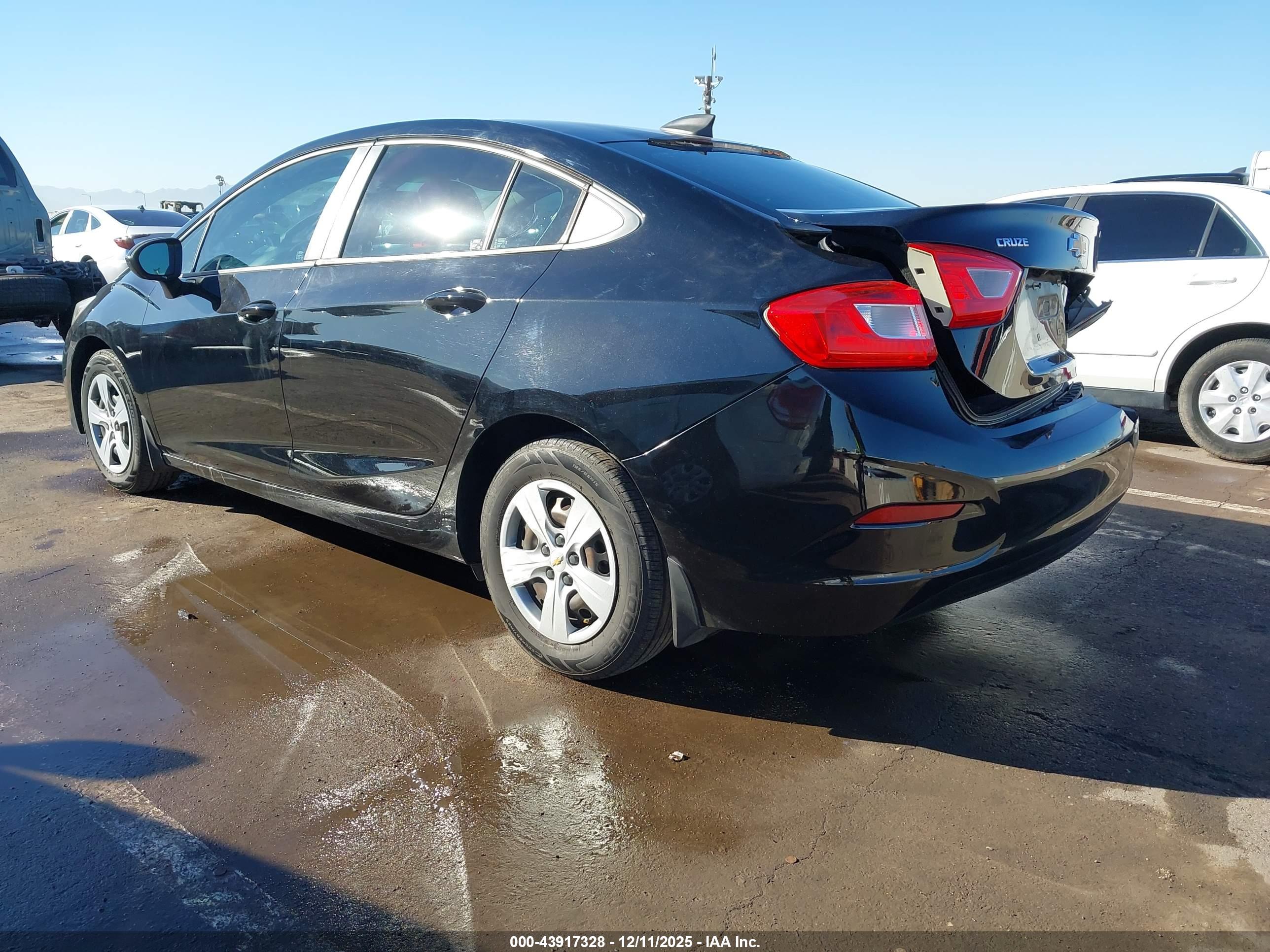 CHEVROLET CRUZE image 3