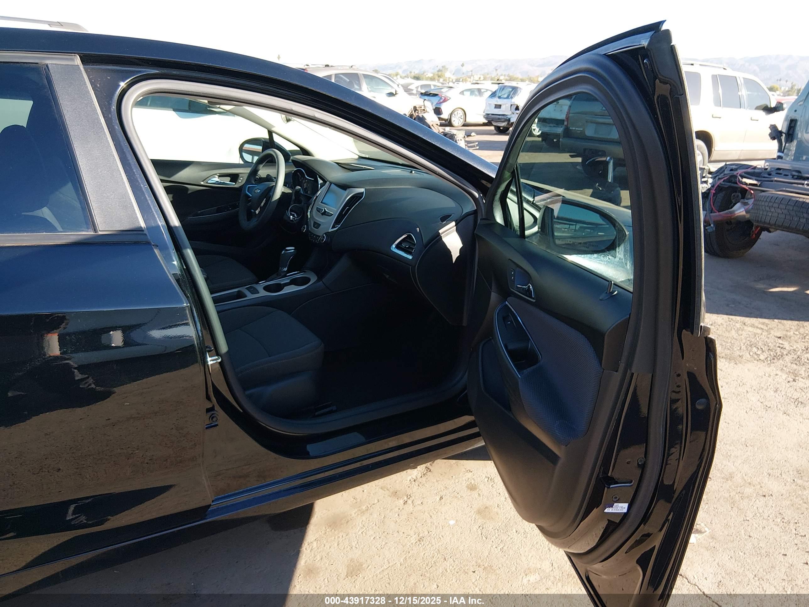 CHEVROLET CRUZE image 5