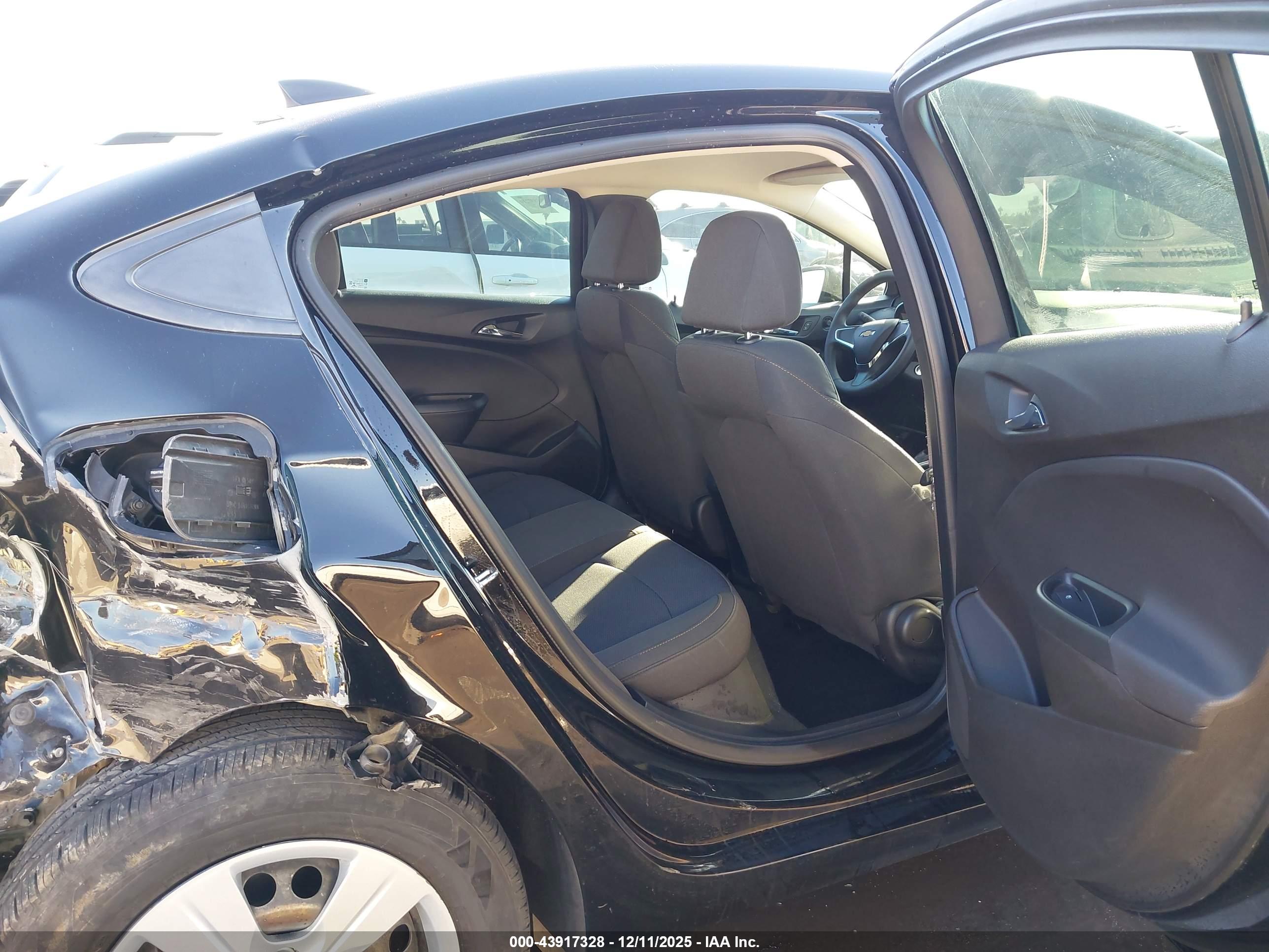 CHEVROLET CRUZE image 8