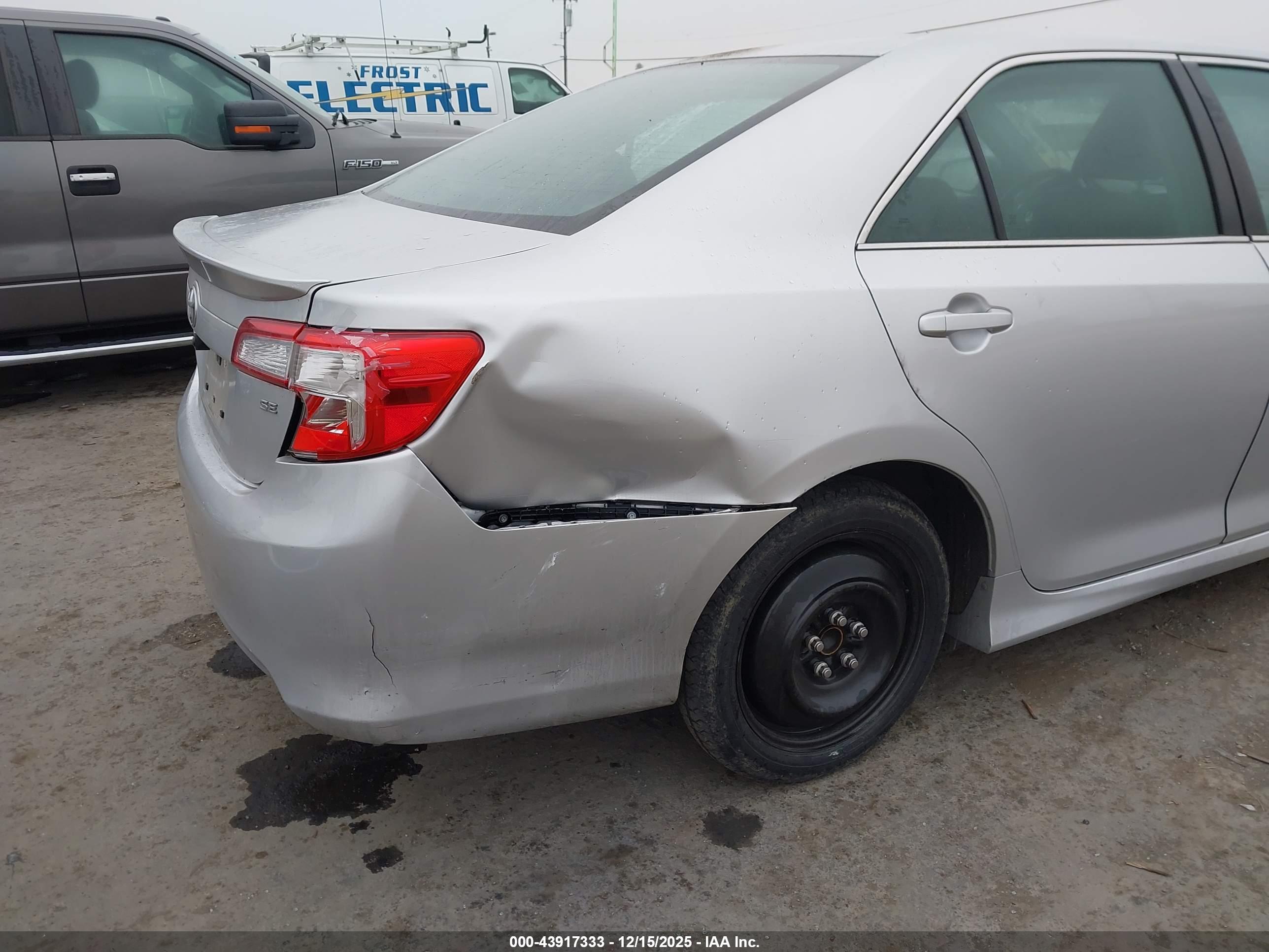 TOYOTA CAMRY image 6