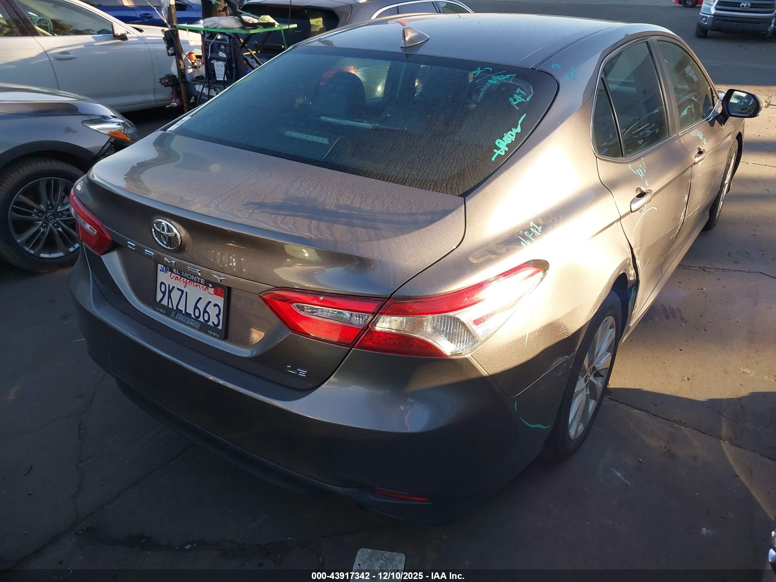 TOYOTA CAMRY image 4