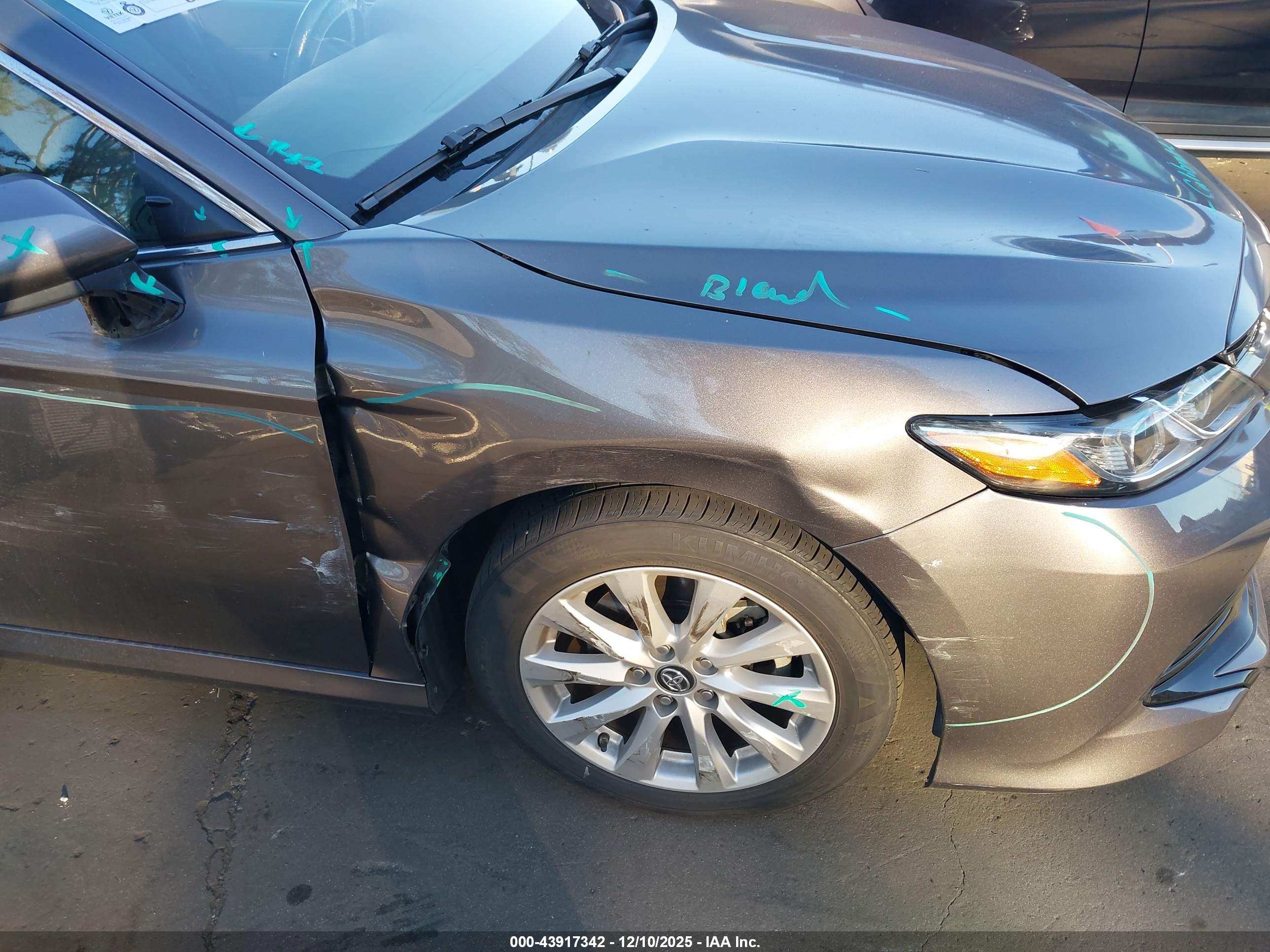 TOYOTA CAMRY image 6