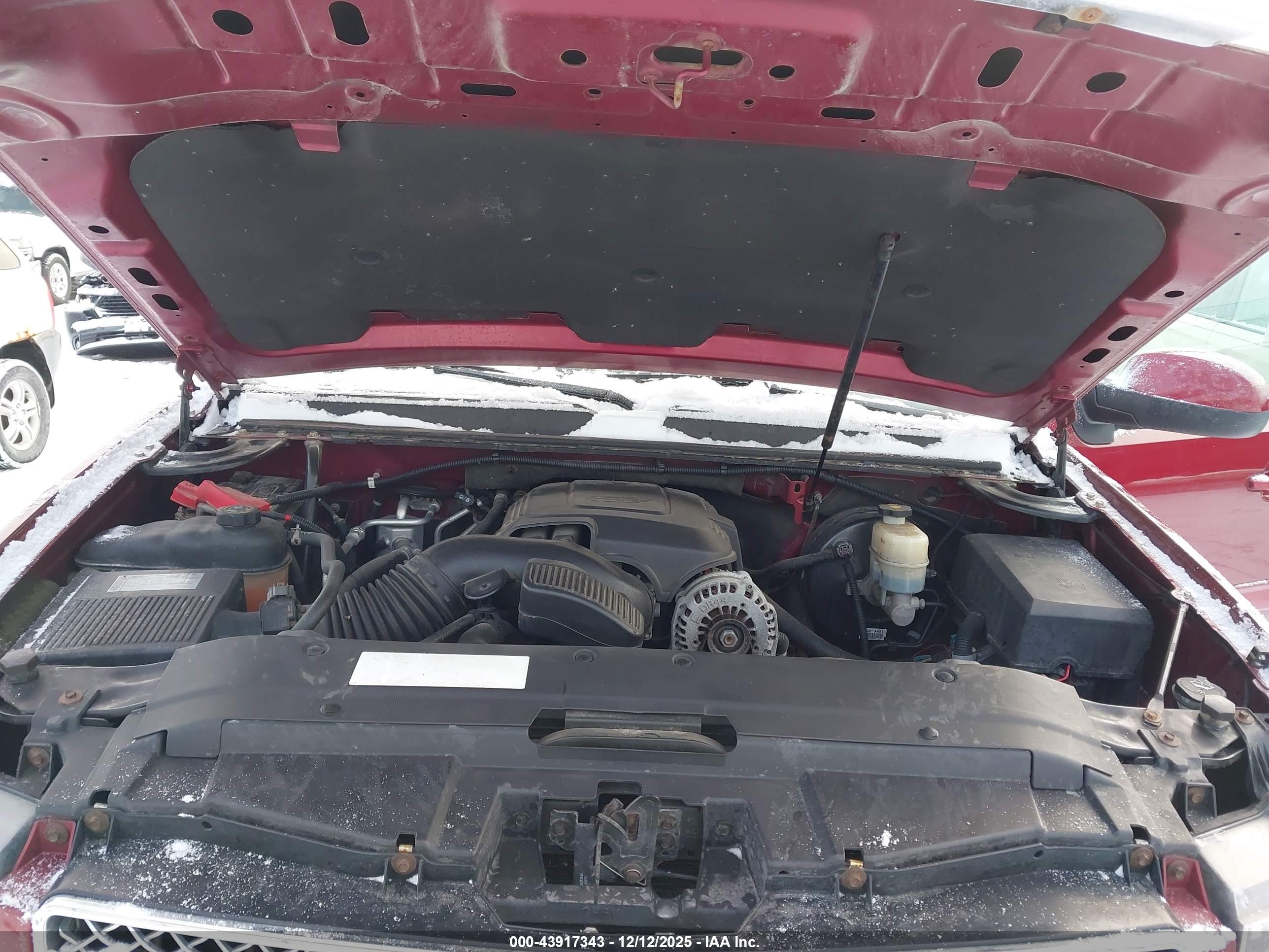 CHEVROLET TAHOE image 10