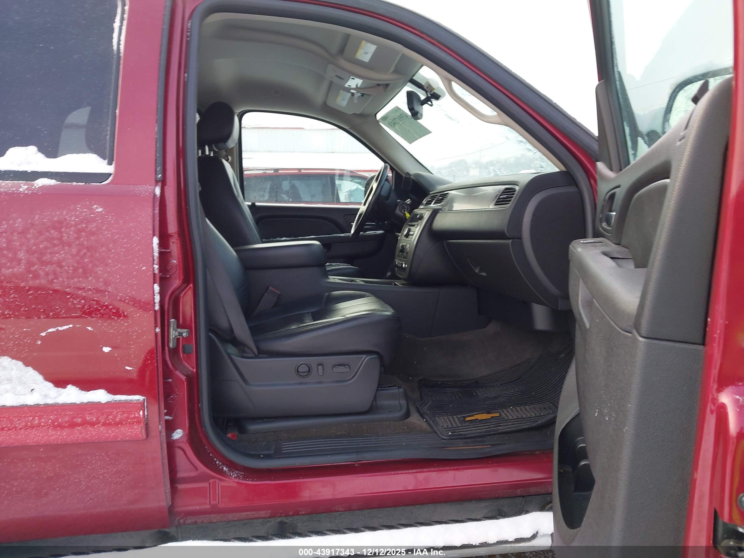 CHEVROLET TAHOE image 5