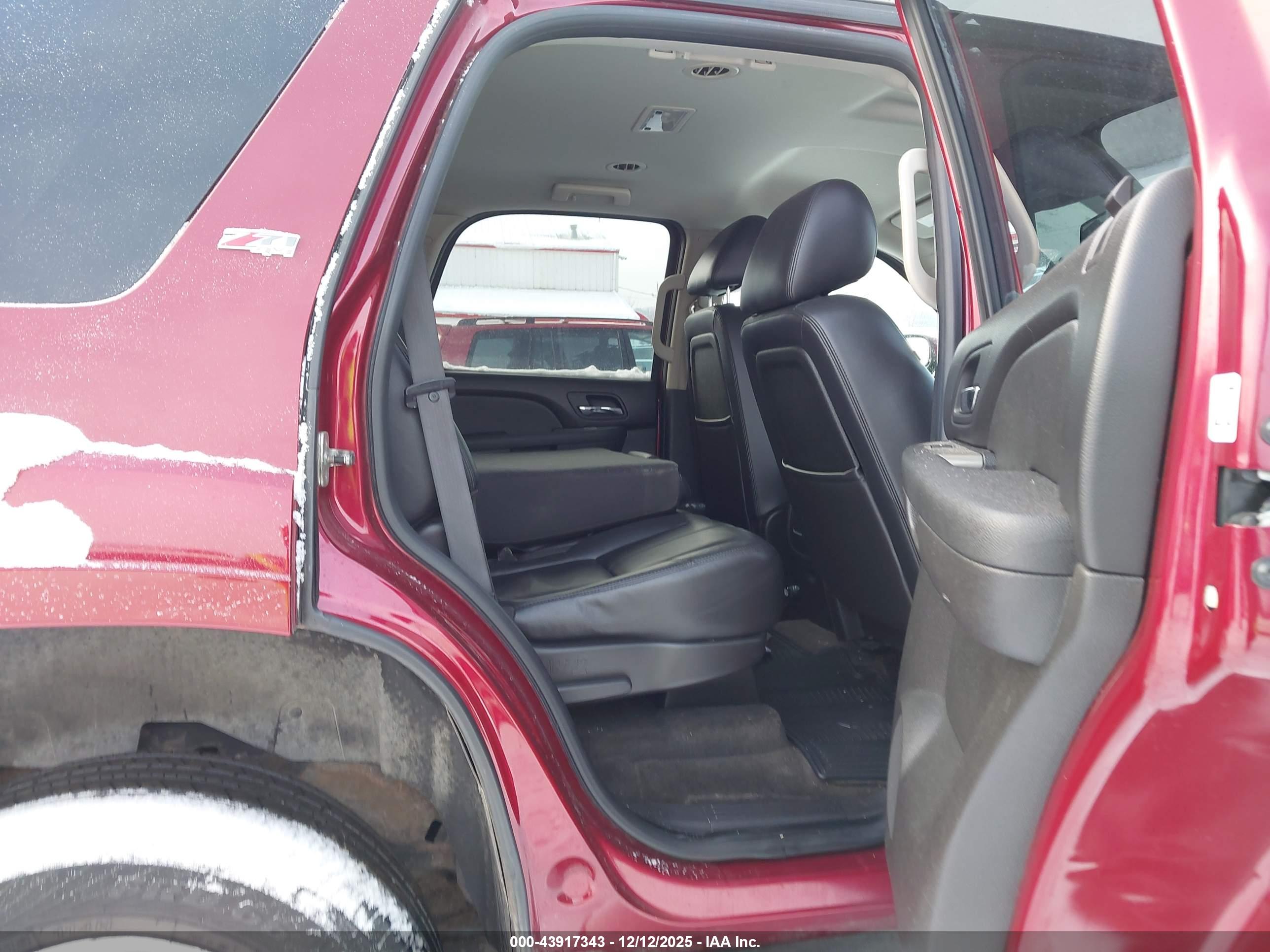 CHEVROLET TAHOE image 8
