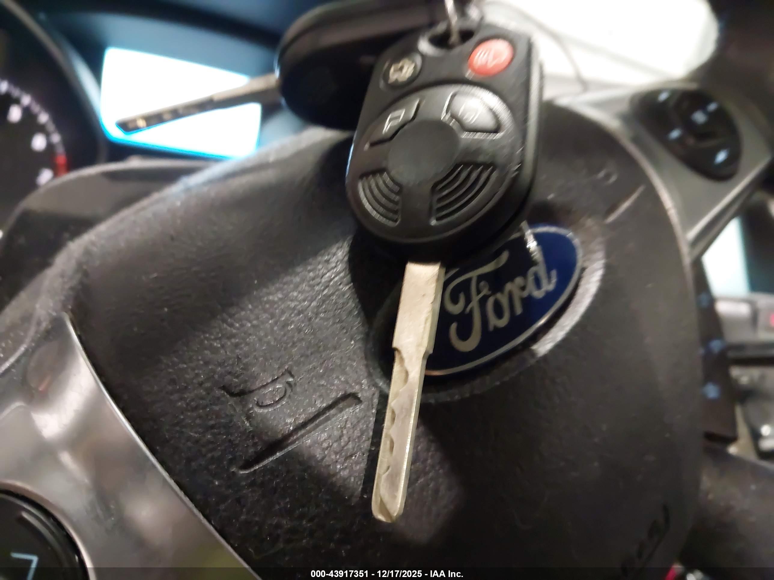 FORD FOCUS image 11