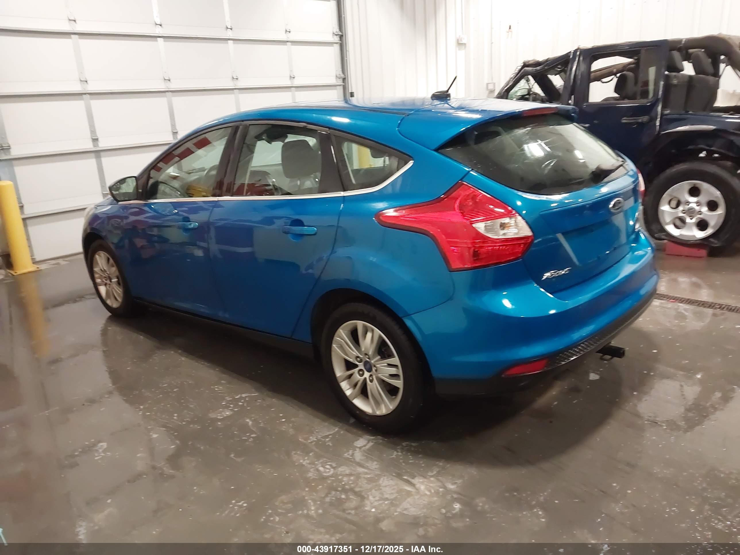FORD FOCUS image 3