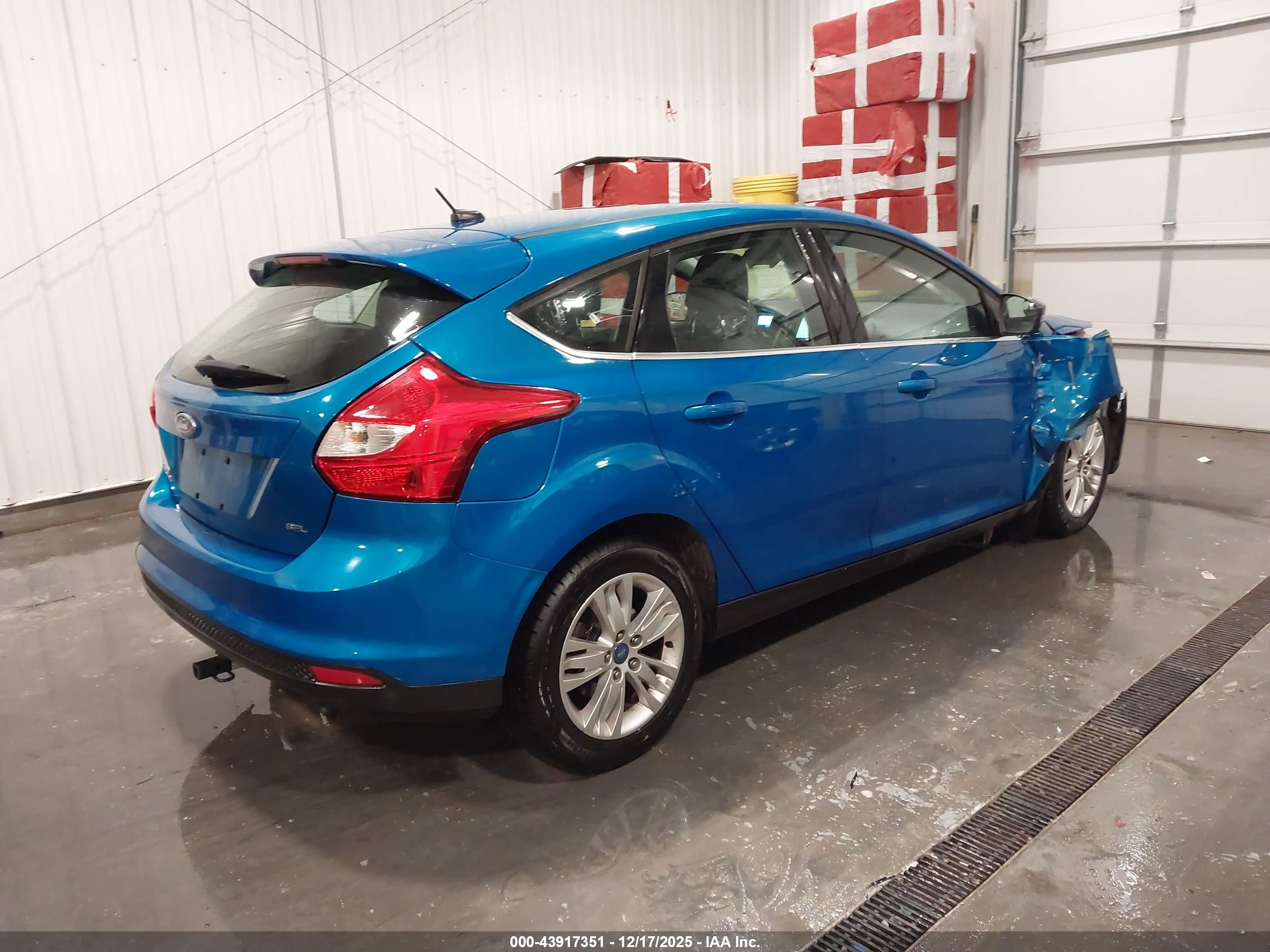 FORD FOCUS image 4