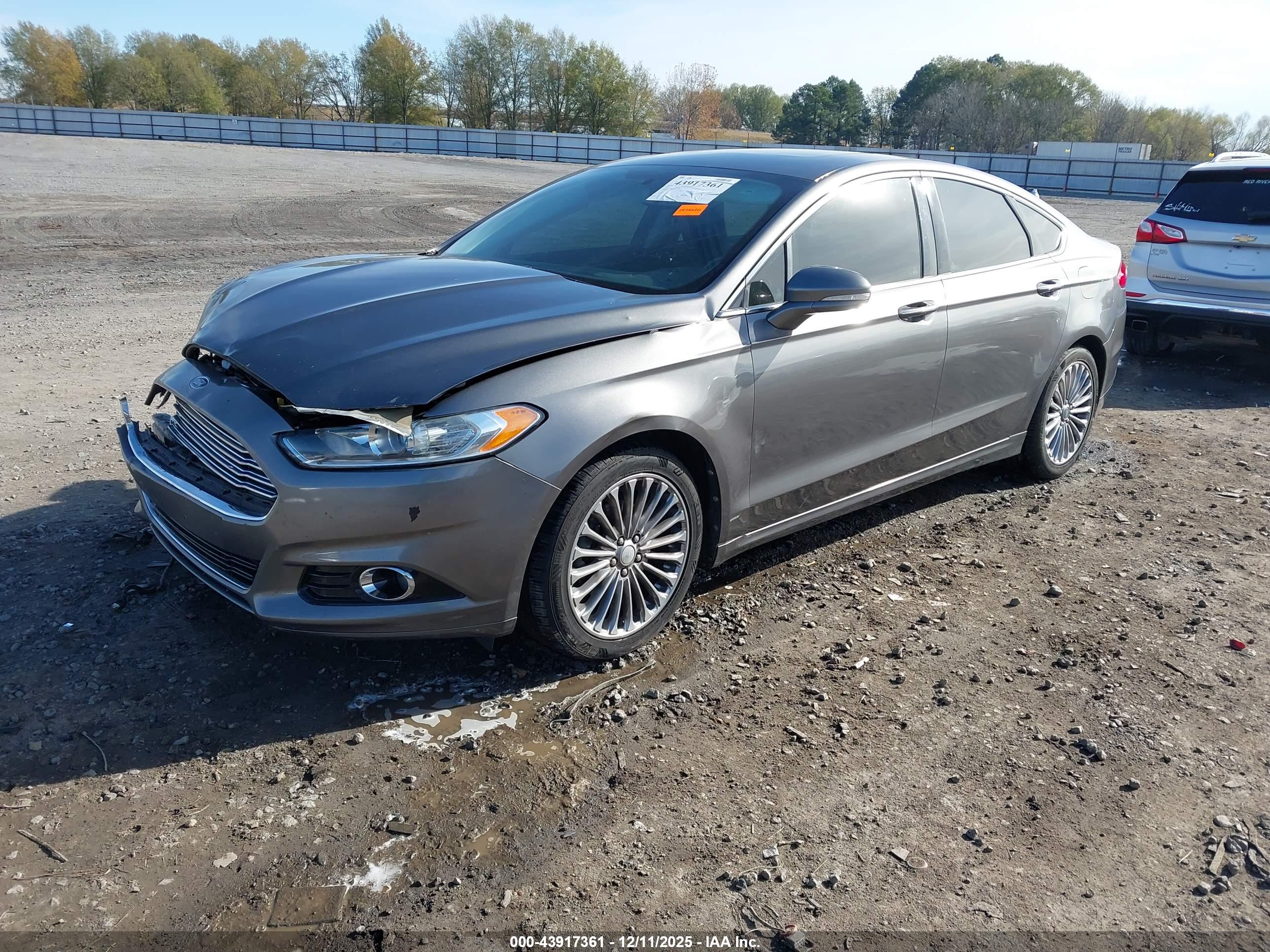 FORD FUSION image 2
