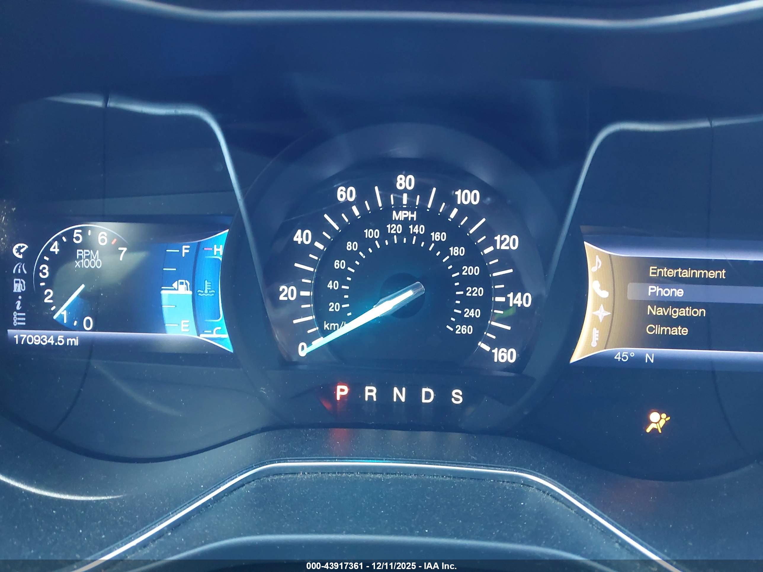 FORD FUSION image 7