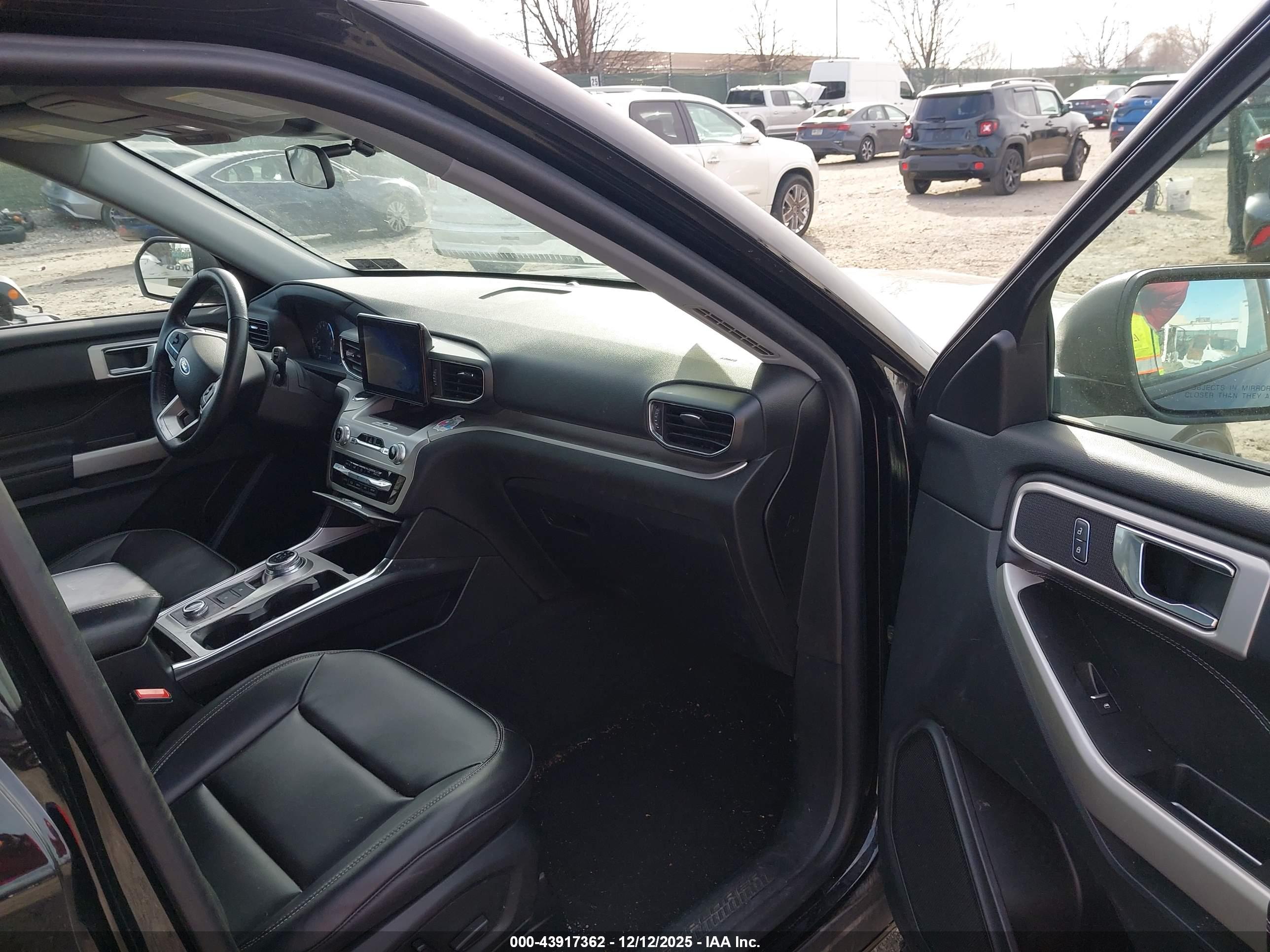 FORD EXPLORER image 5