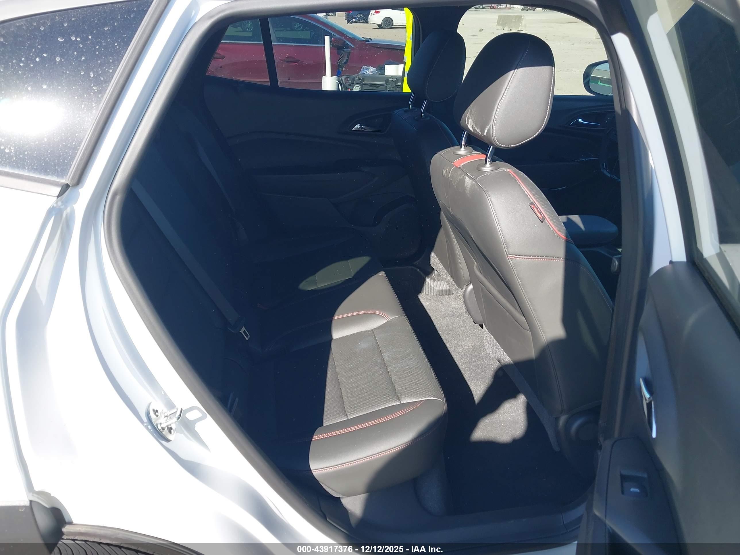 CHEVROLET TRAX image 8