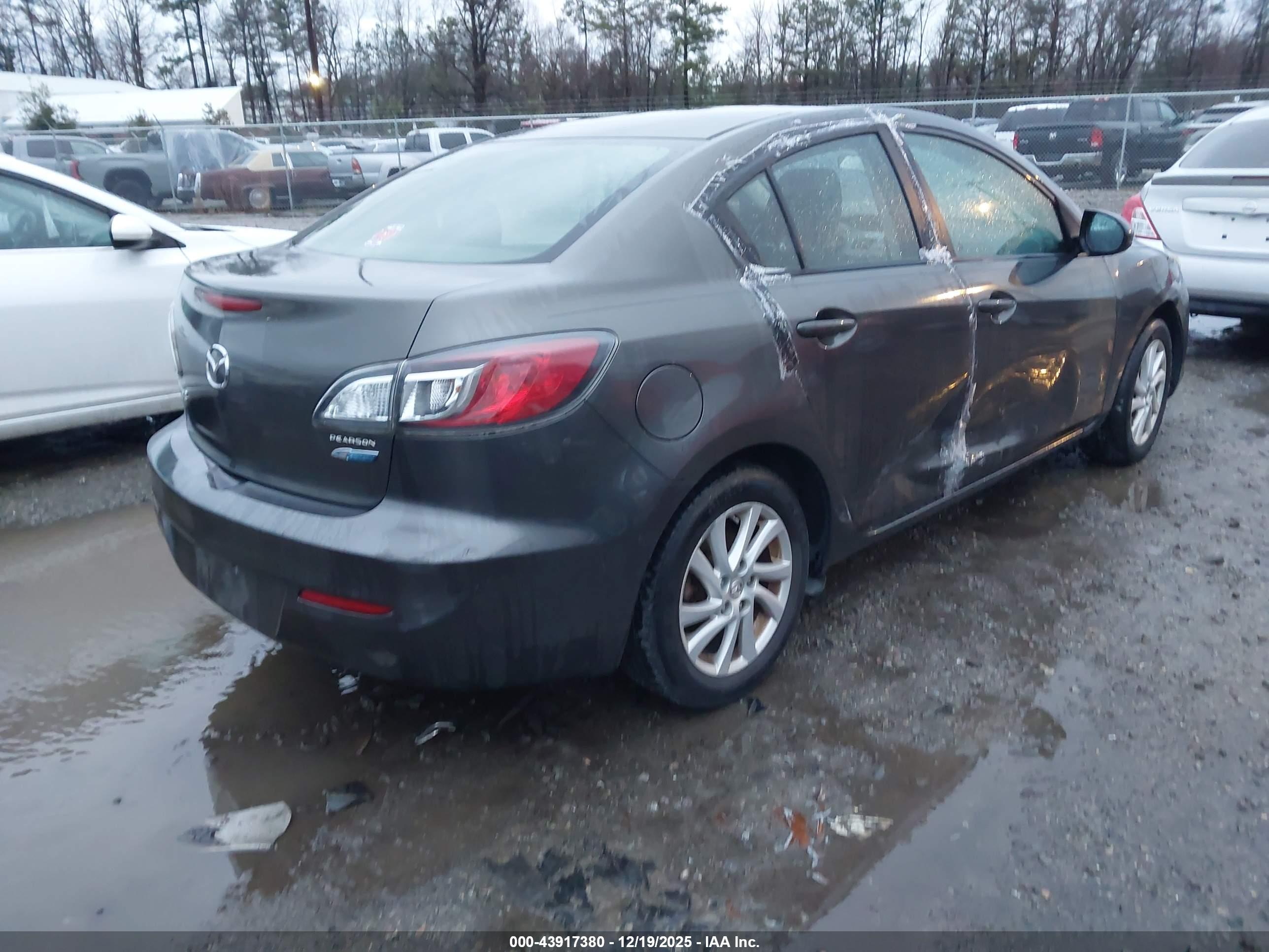 MAZDA MAZDA3 image 4