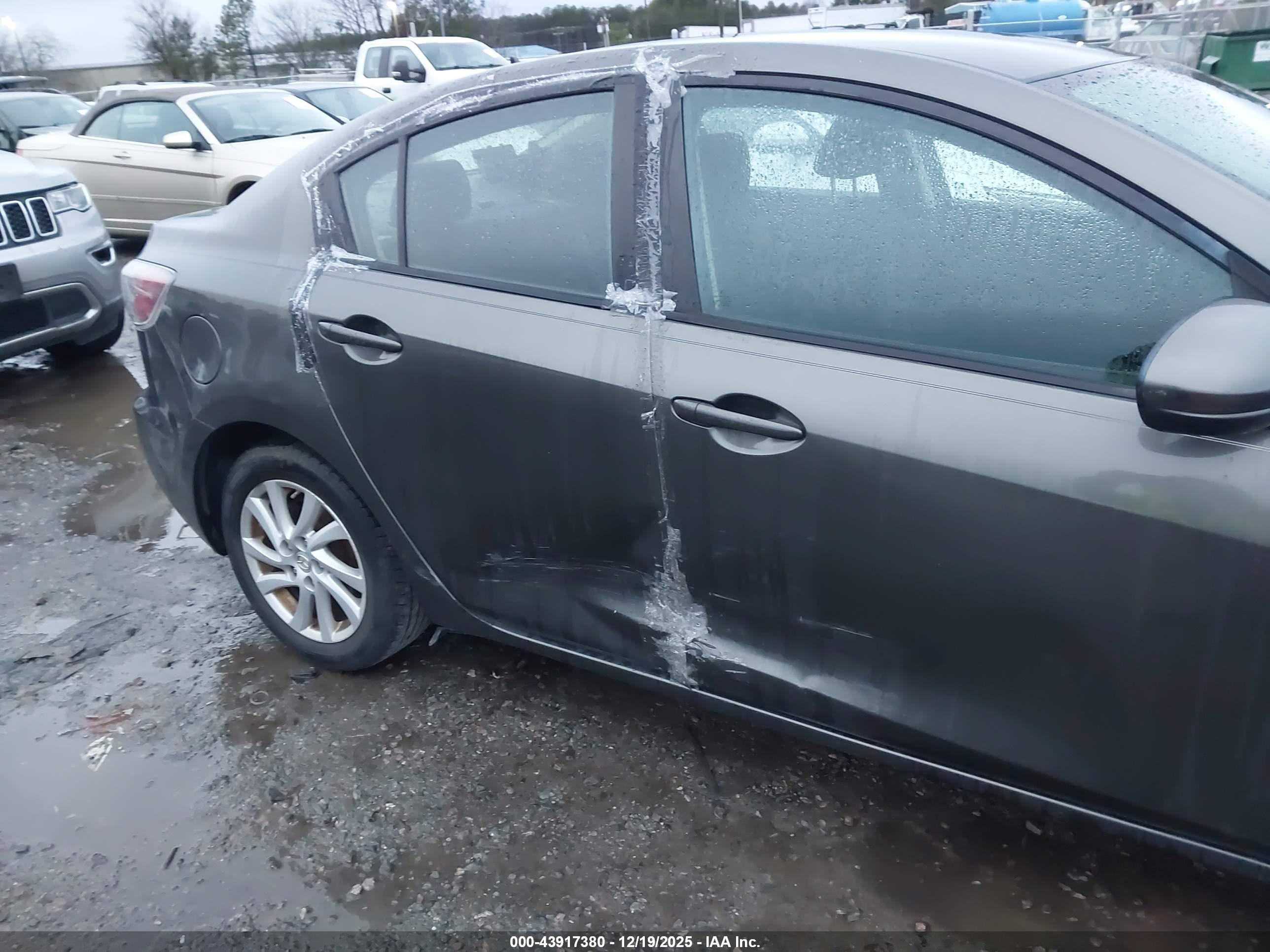 MAZDA MAZDA3 image 6