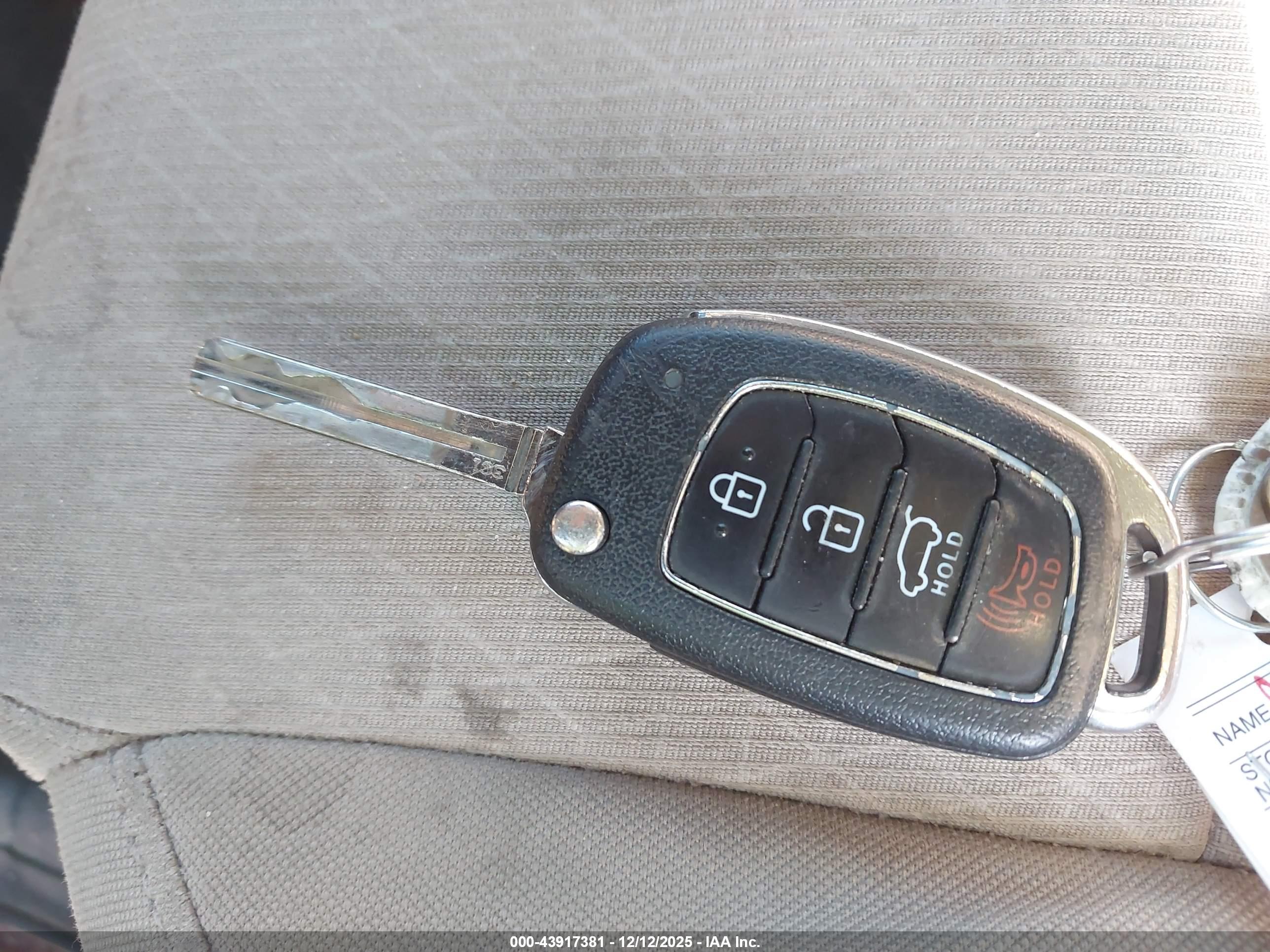 HYUNDAI TUCSON image 11