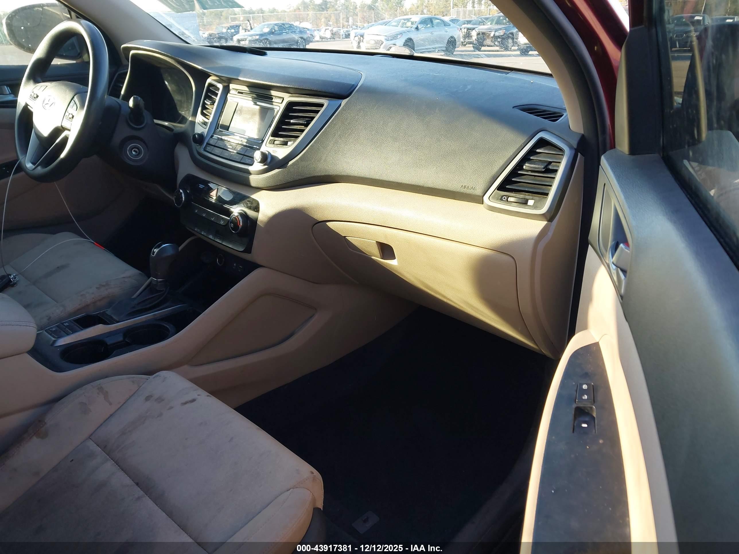 HYUNDAI TUCSON image 5