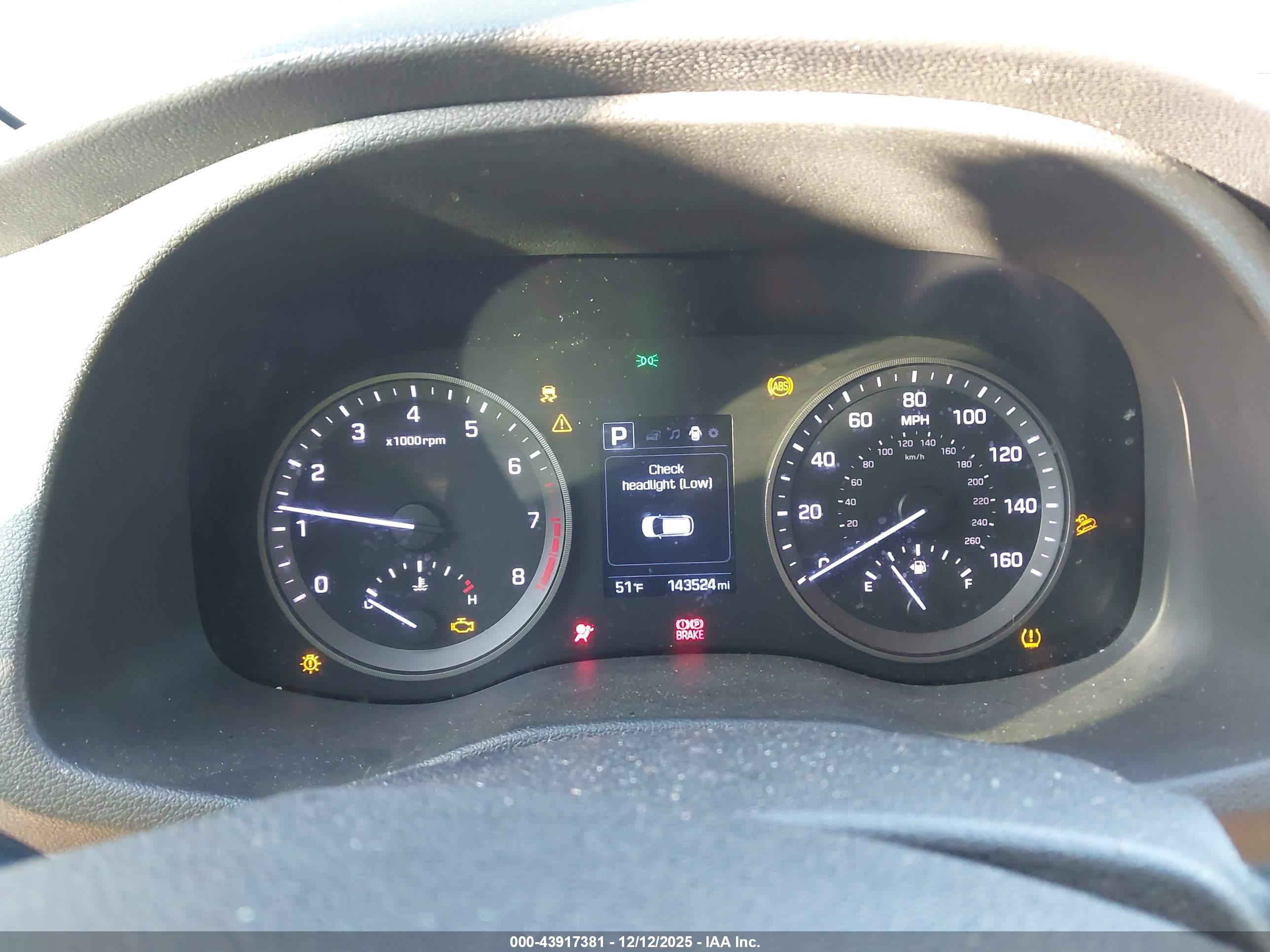 HYUNDAI TUCSON image 7