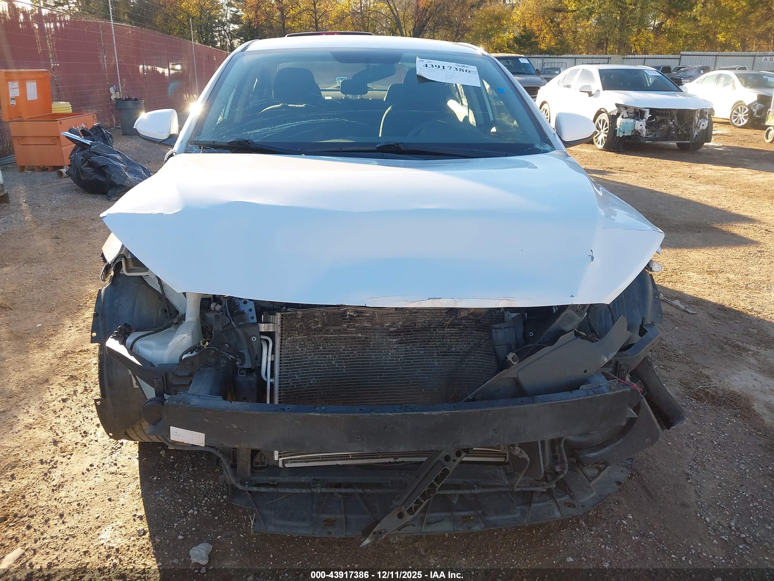 HYUNDAI ELANTRA image 6