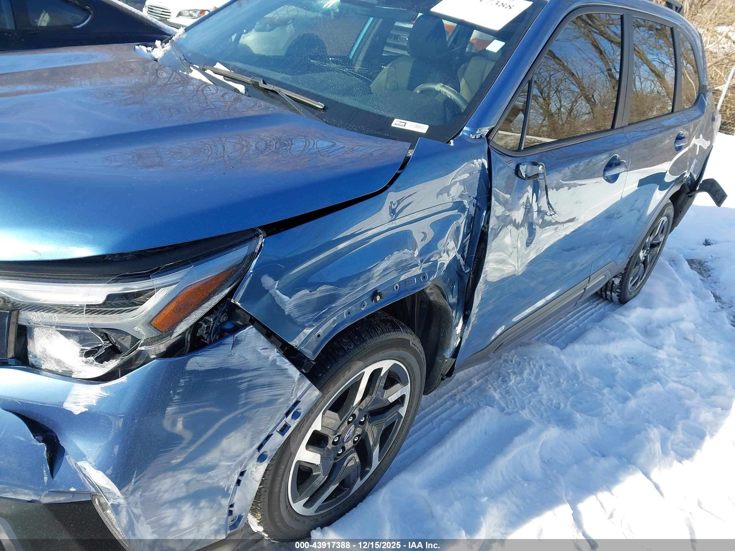 SUBARU FORESTER image 6