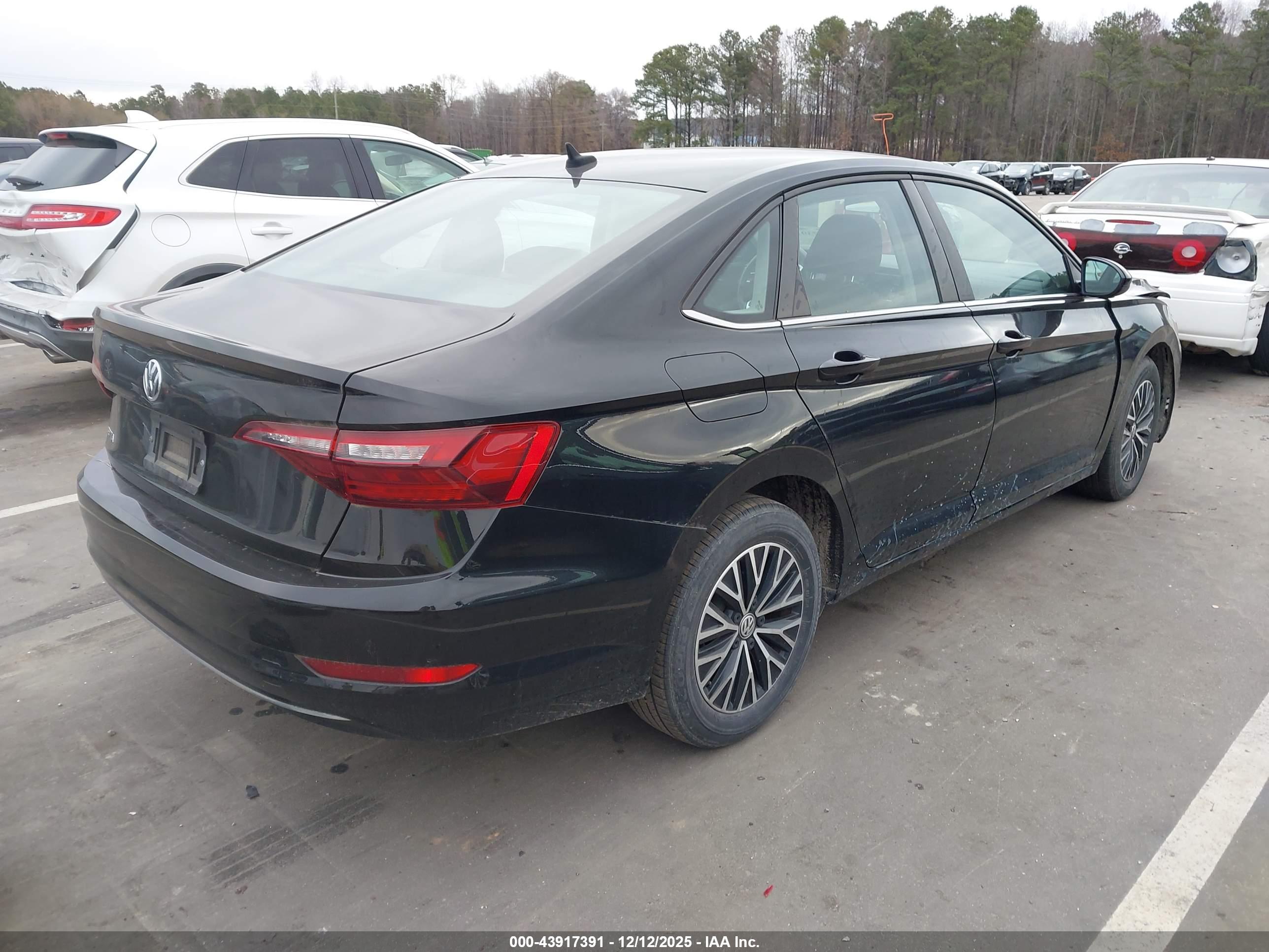 VOLKSWAGEN JETTA image 4