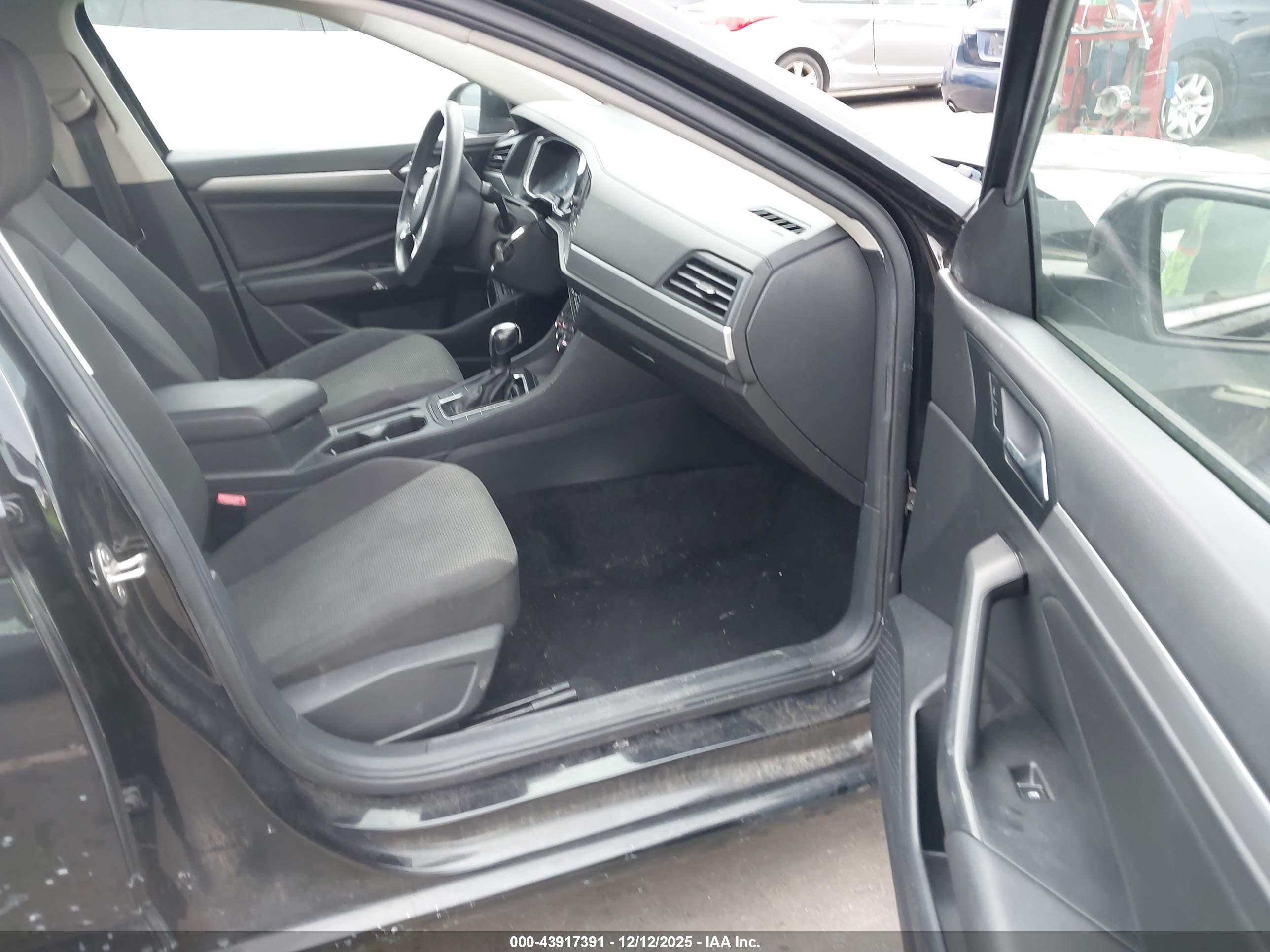 VOLKSWAGEN JETTA image 5