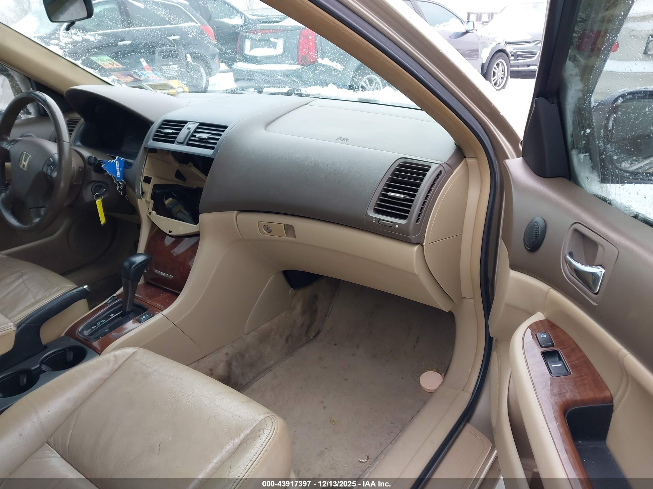 HONDA ACCORD image 5