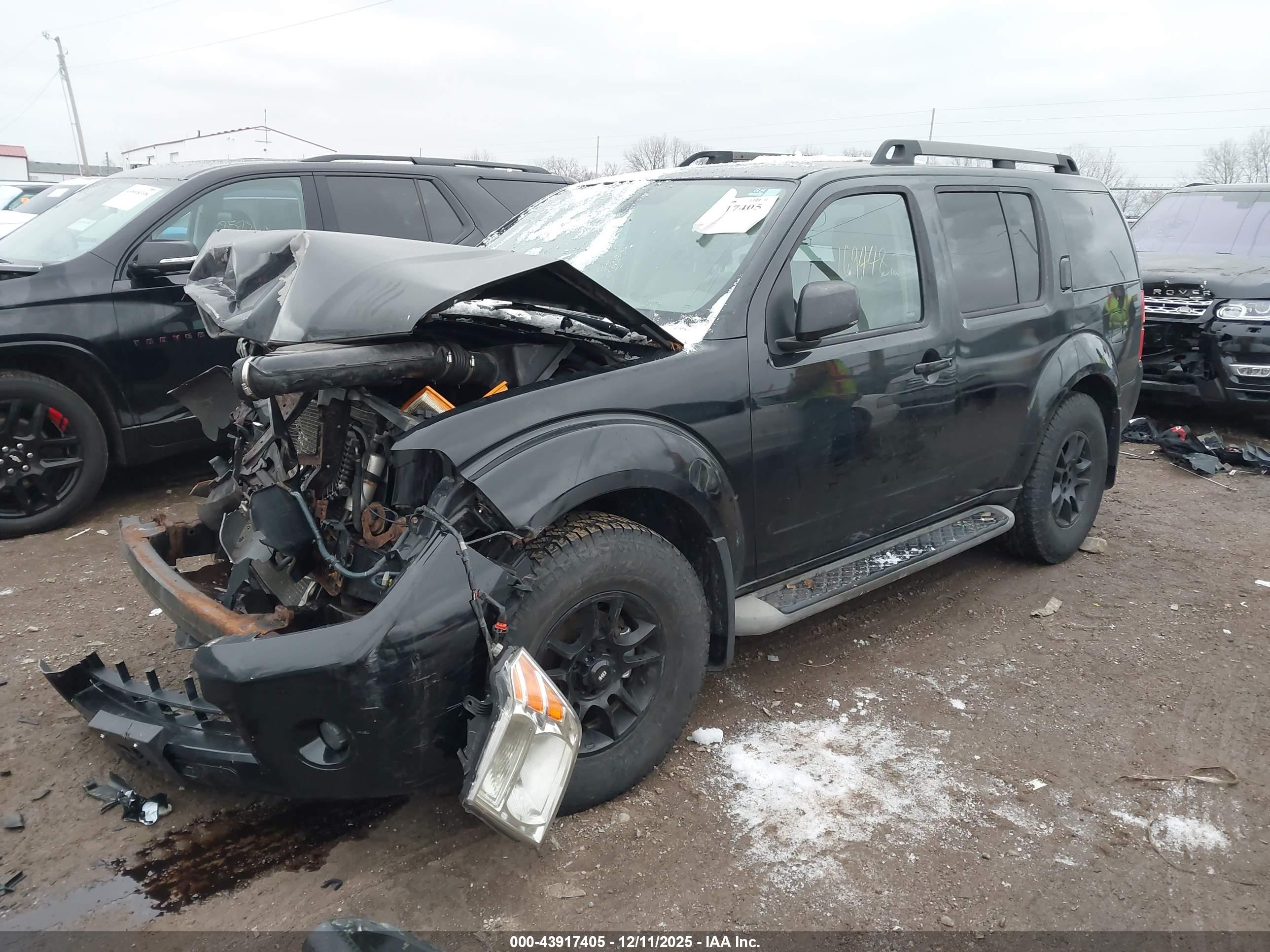 NISSAN PATHFINDER image 2