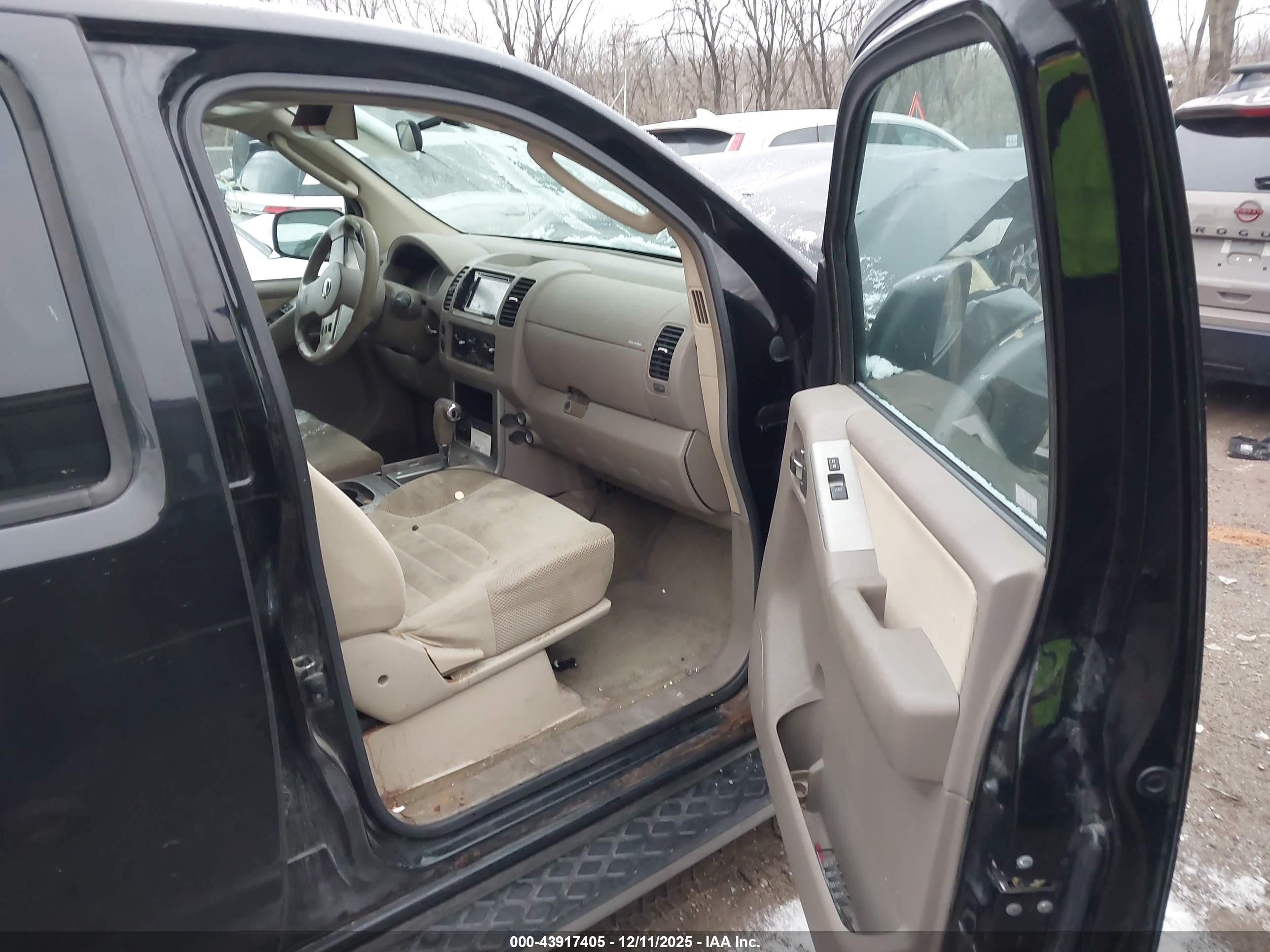 NISSAN PATHFINDER image 5