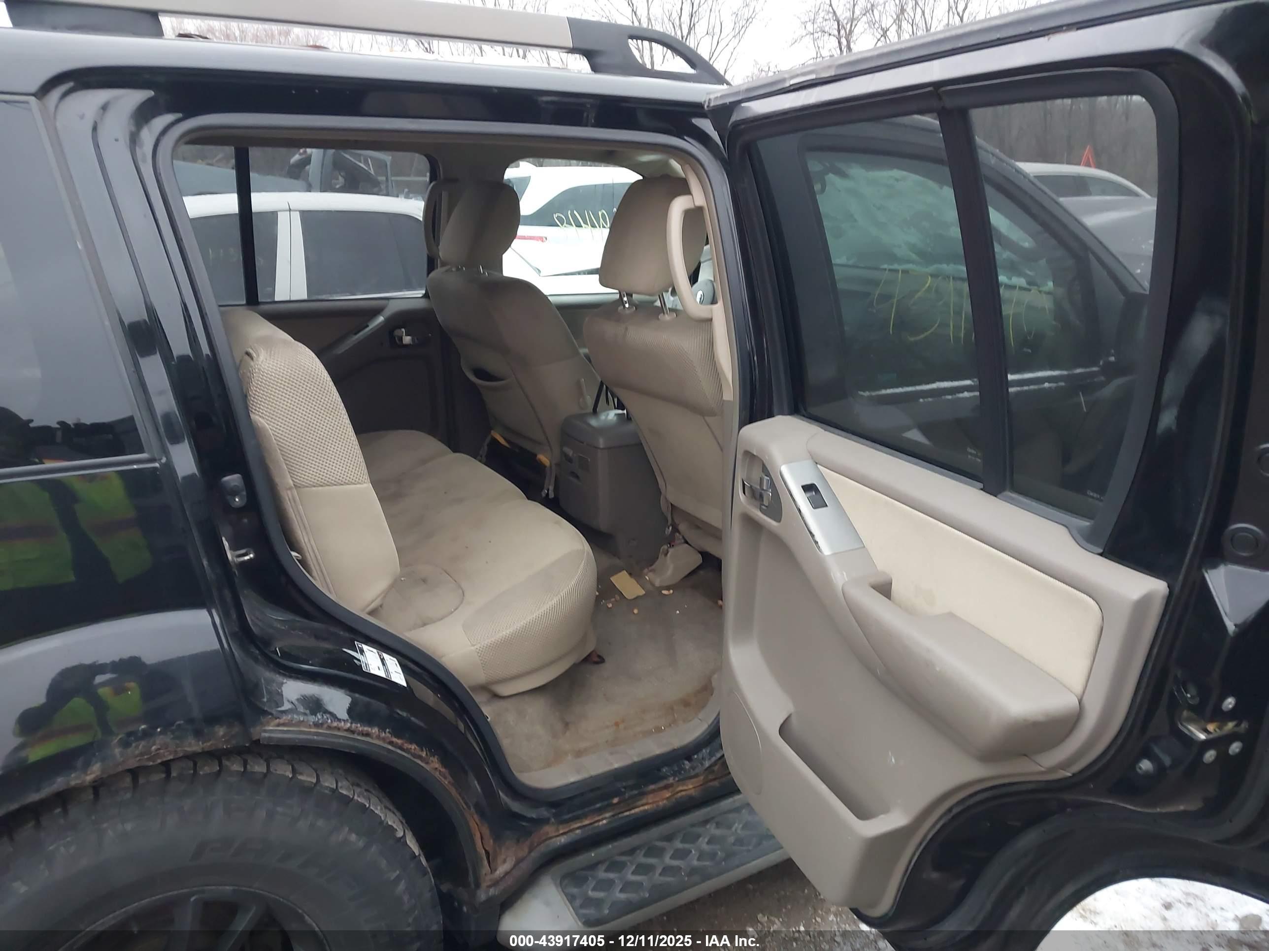 NISSAN PATHFINDER image 8
