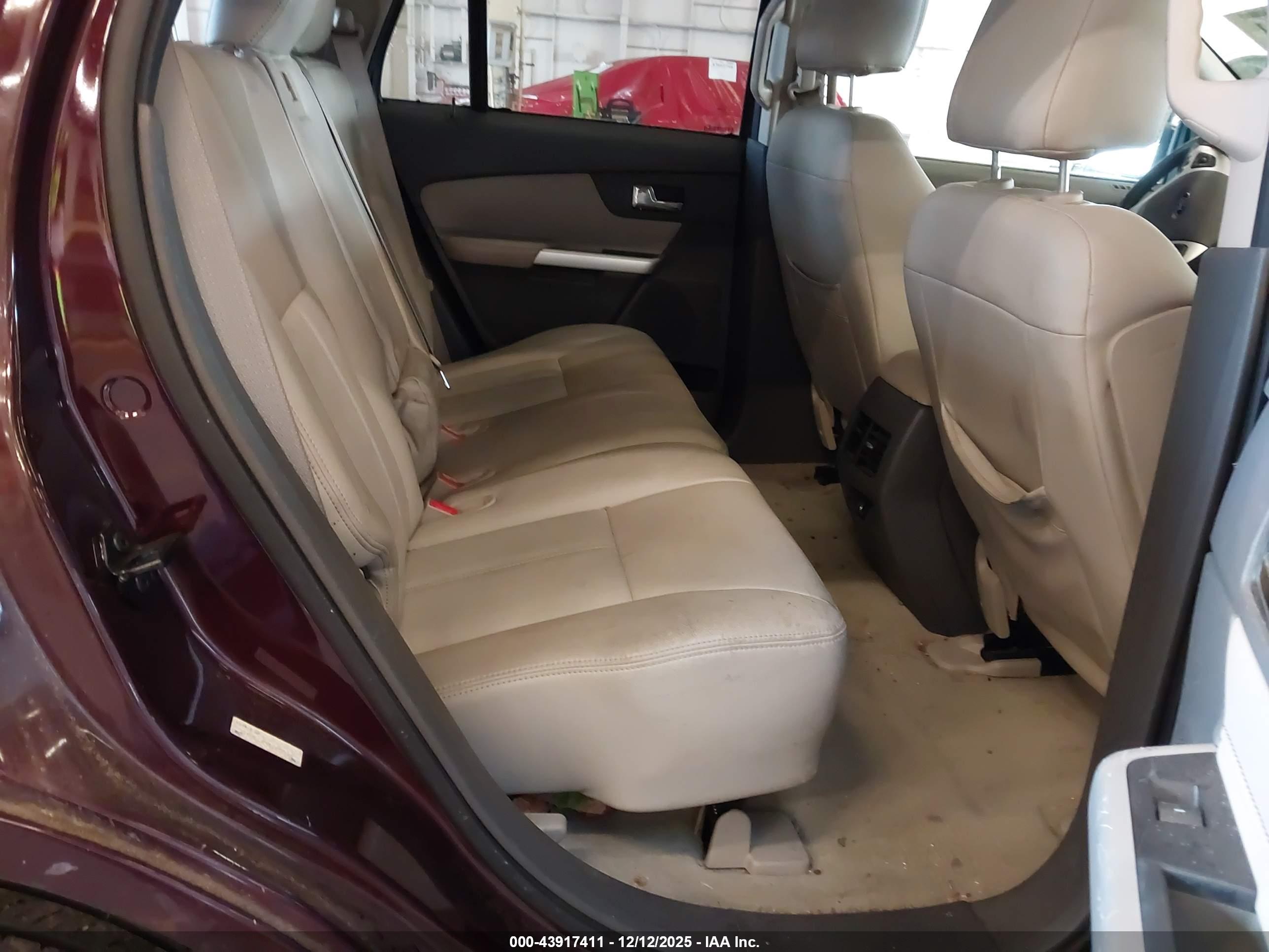 FORD EDGE image 8