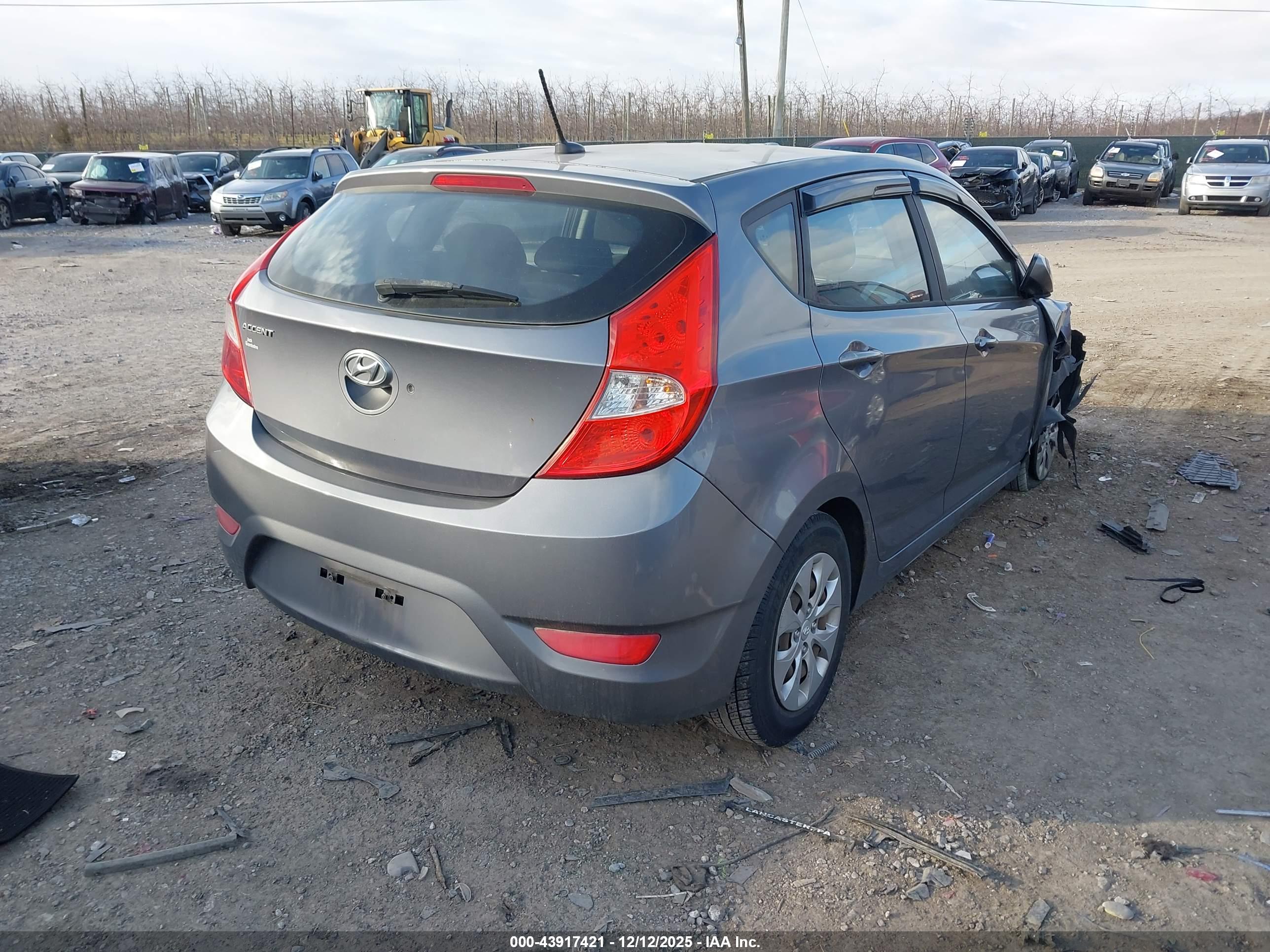 HYUNDAI ACCENT image 4