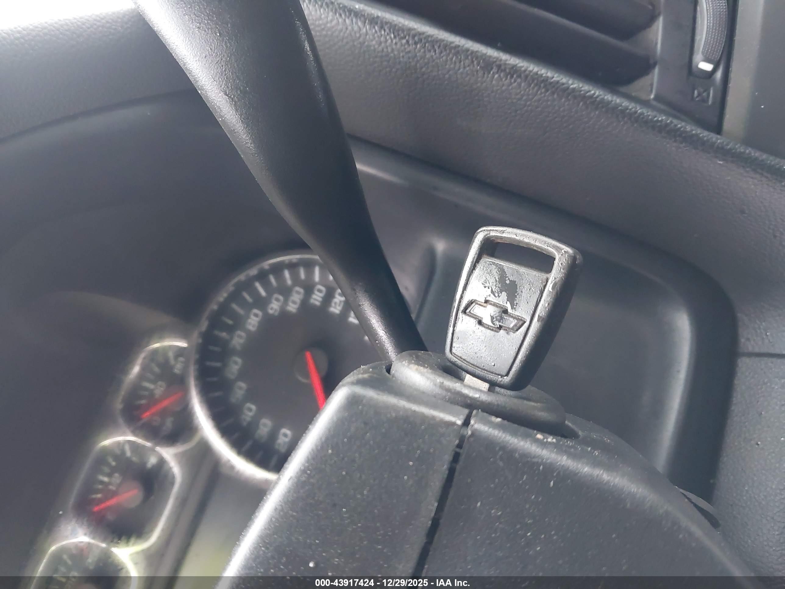 CHEVROLET SILVERADO image 11