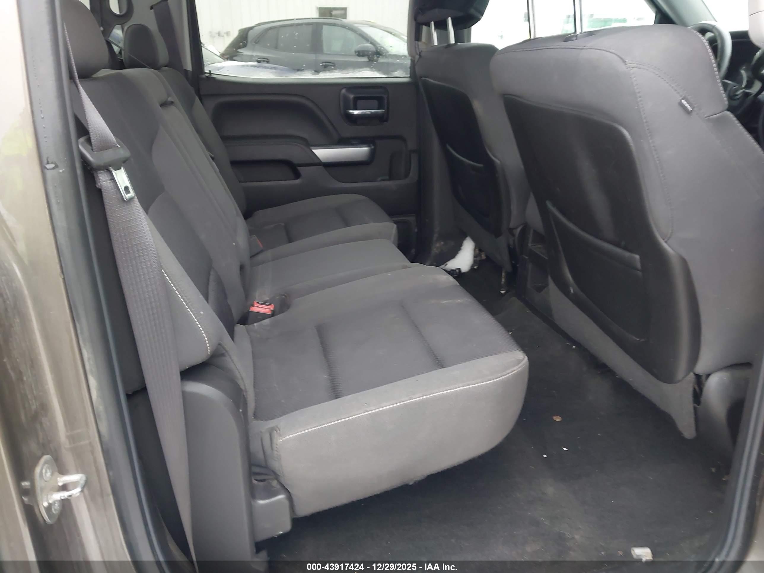 CHEVROLET SILVERADO image 8