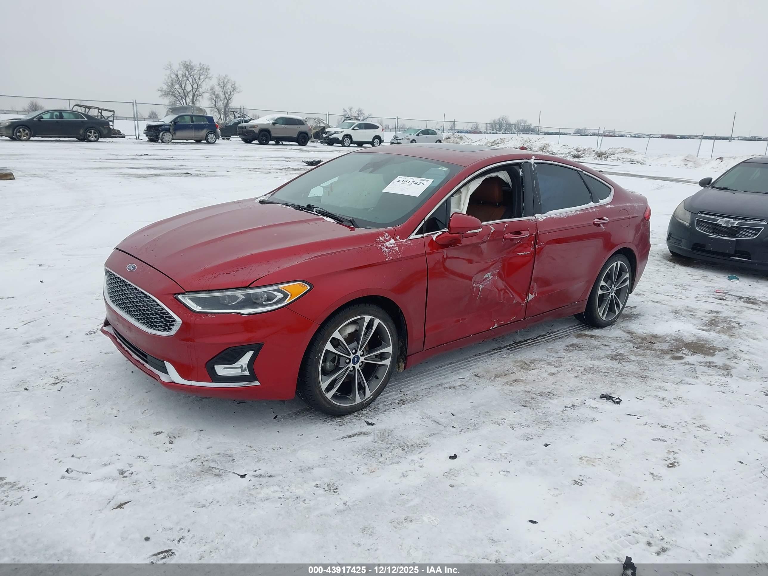 FORD FUSION image 2