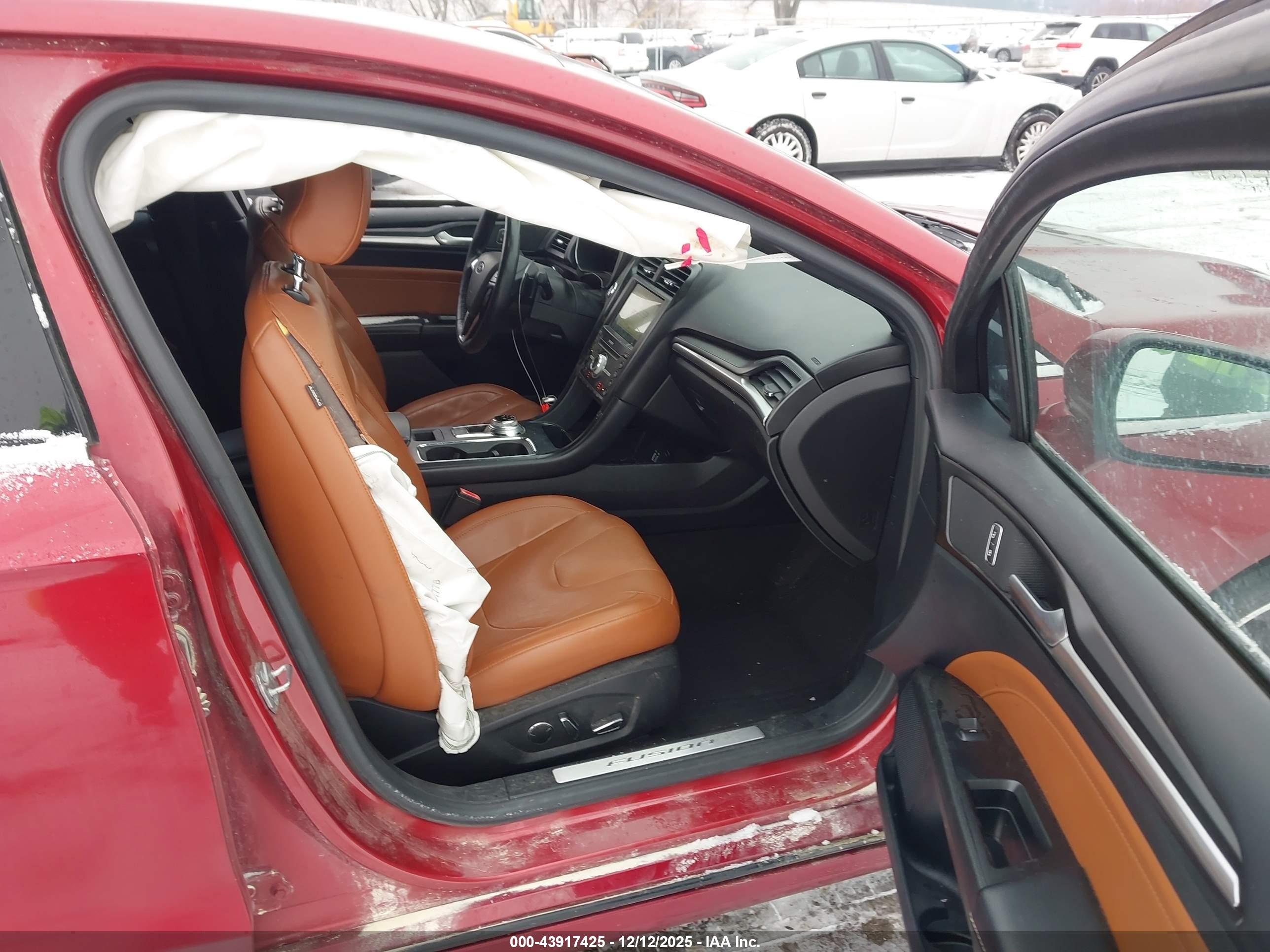 FORD FUSION image 5