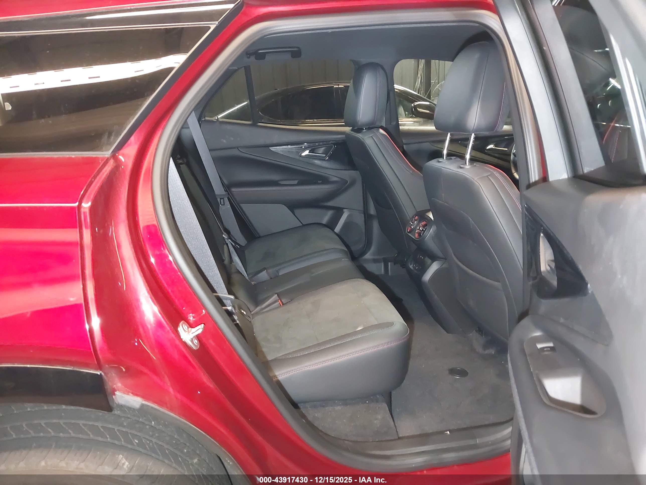 CHEVROLET BLAZER image 8