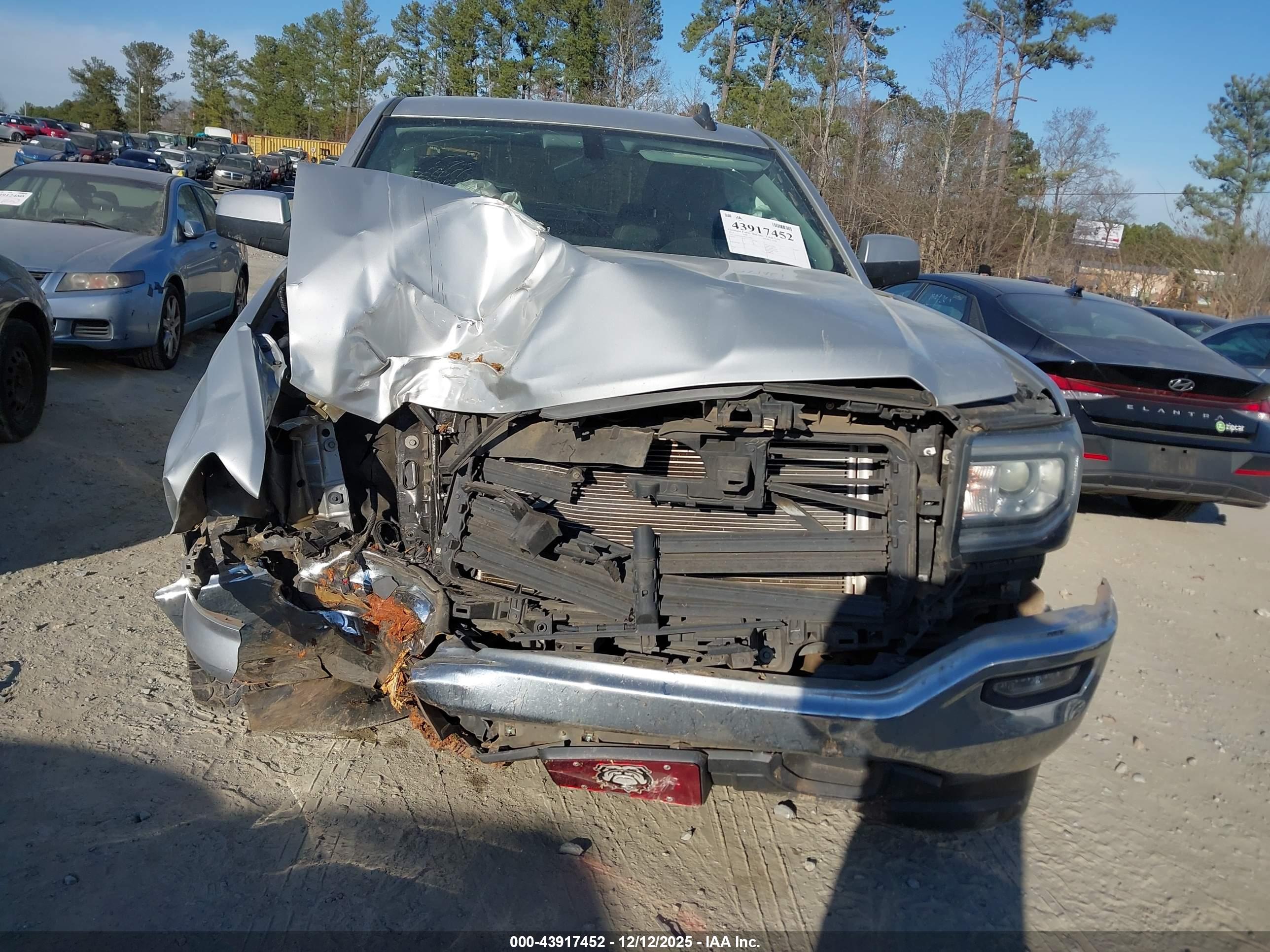 GMC SIERRA image 6